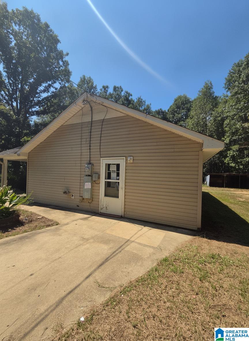 Photo 2 of Single family home for sale at 573 Arrowhead Ln, Jasper, AL 35503 | MLS# 21464550 | Listing updated on 2026-09-11