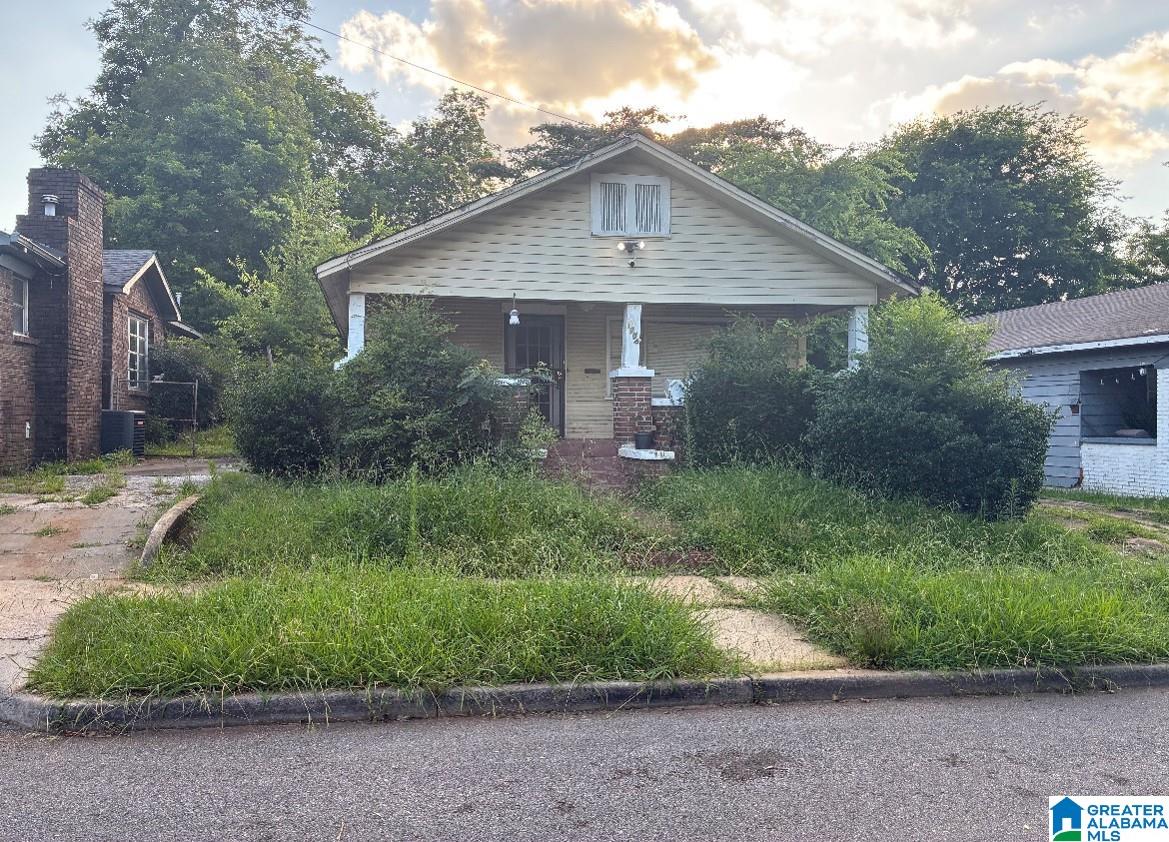 Photo 1 of Sale Pending at 1708 1st Place S, Birmingham, AL 35205 | MLS# 21464559 | Listing updated on 2026-09-12