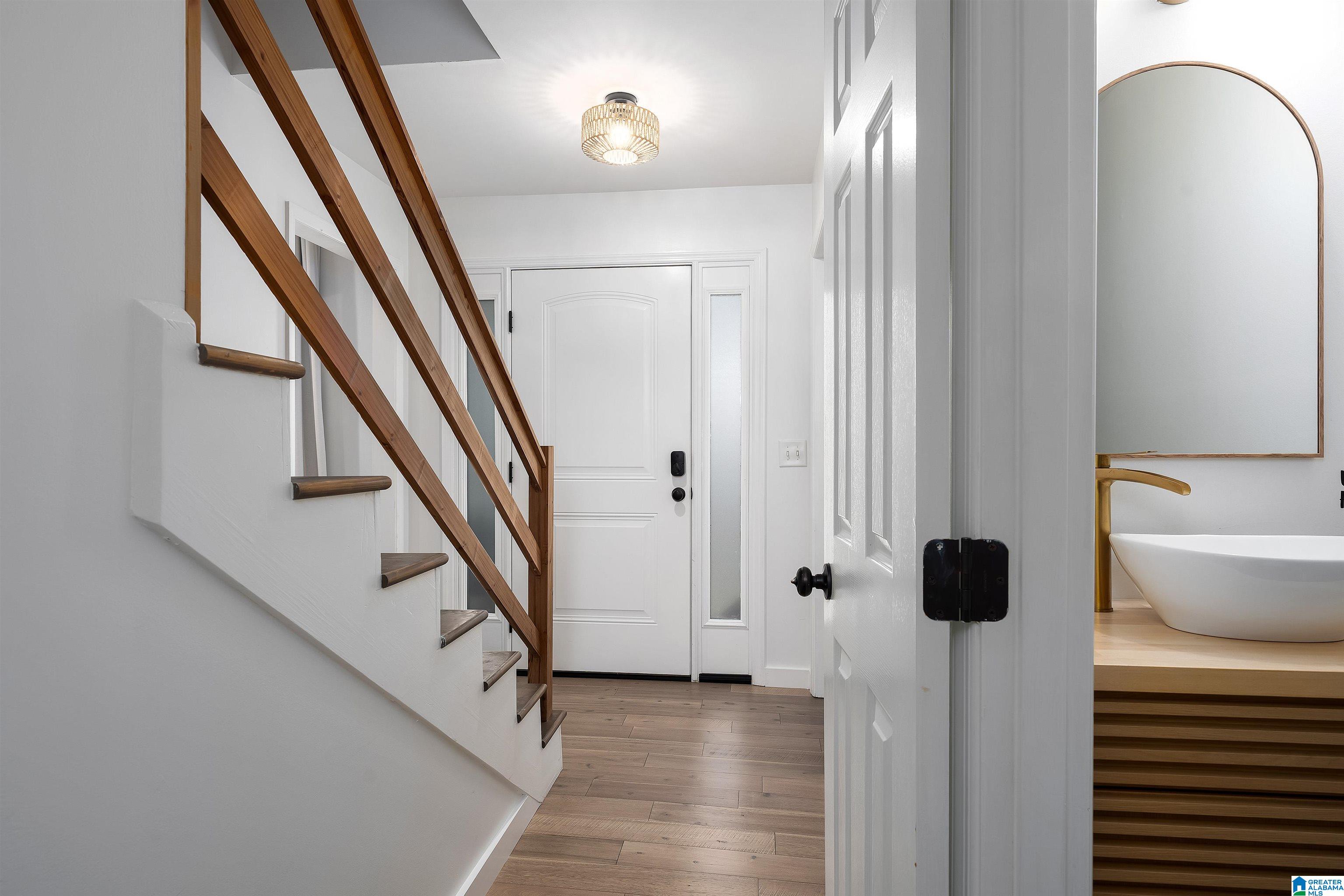 Photo 1 of Single family home for sale at 137 S Run Cir, Hoover, AL 35244 | MLS# 21464577 | Listing updated on 2026-09-17