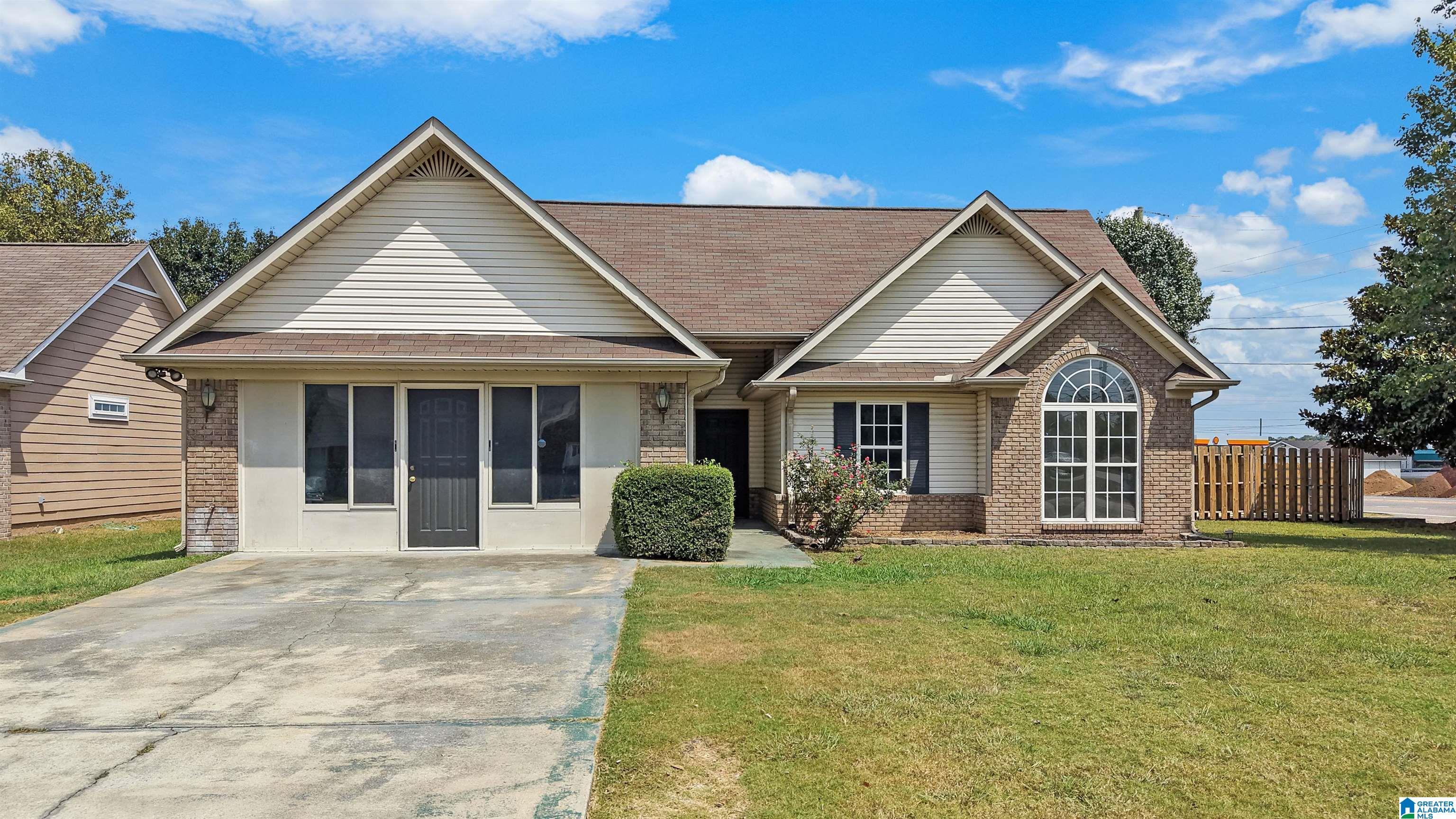 Photo 1 of Single family home for sale at 100 Summerchase Pkwy, Calera, AL 35040 | MLS# 21464588 | Listing updated on 2026-09-11