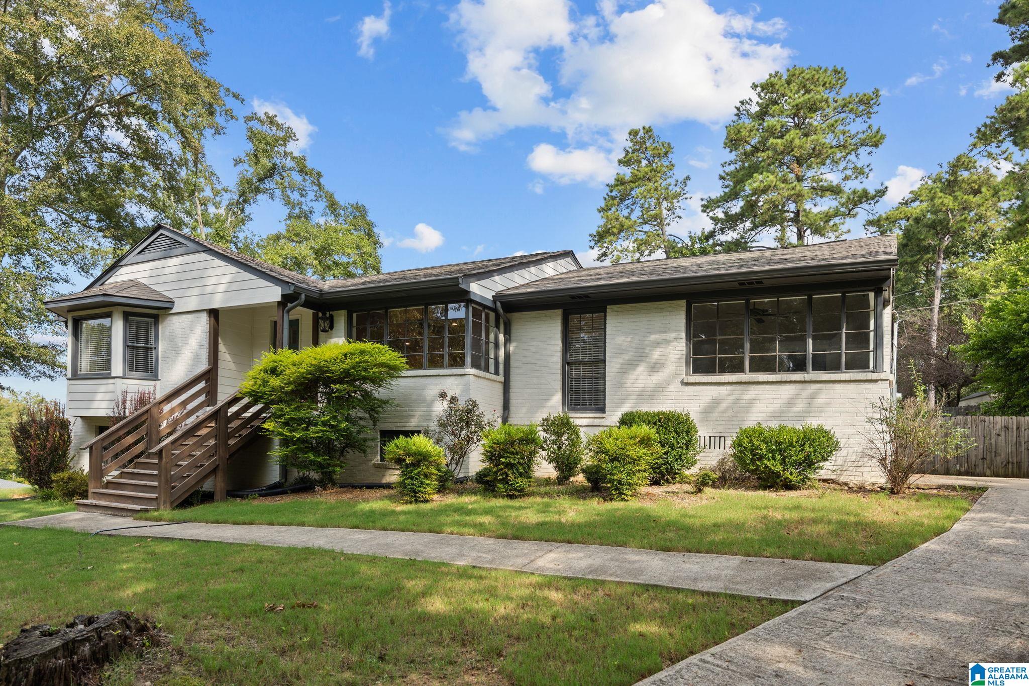 Photo 2 of Single family home for sale at 304 Cherokee Dr, Trussville, AL 35173 | MLS# 21464598 | Listing updated on 2026-09-18
