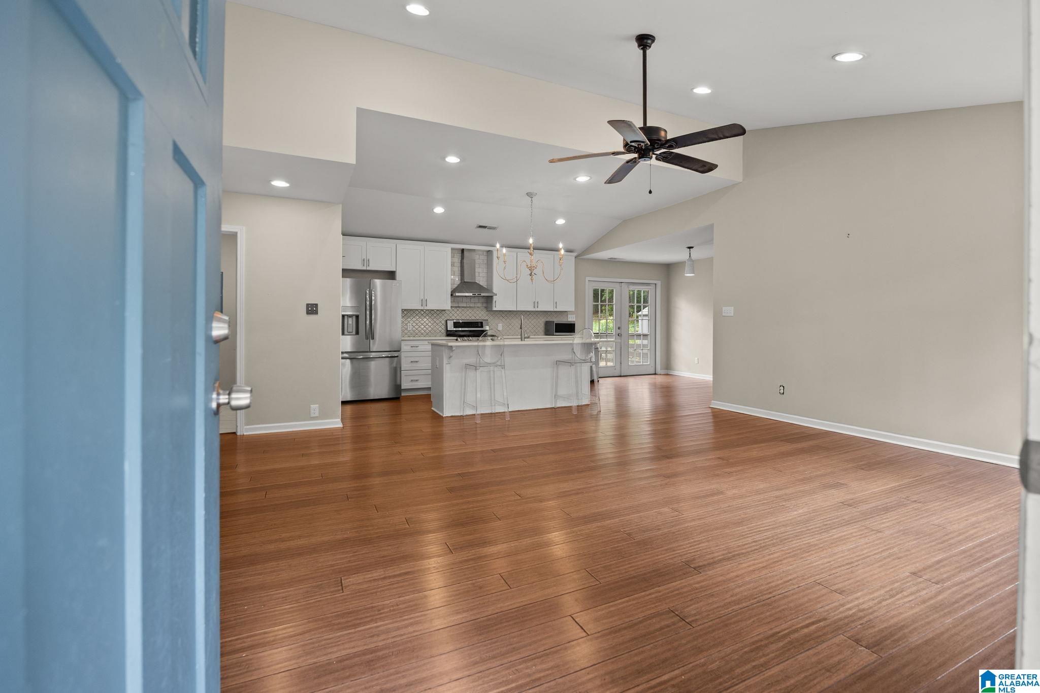 Photo 3 of Single family home for sale at 304 Cherokee Dr, Trussville, AL 35173 | MLS# 21464598 | Listing updated on 2026-09-18