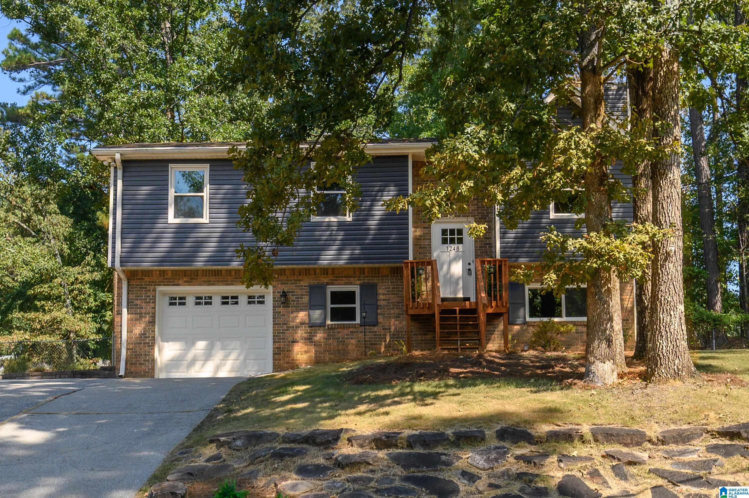 Photo 2 of Single family home for sale at 1248 Macqueen Dr, Helena, AL 35080 | MLS# 21464602 | Listing updated on 2026-09-19