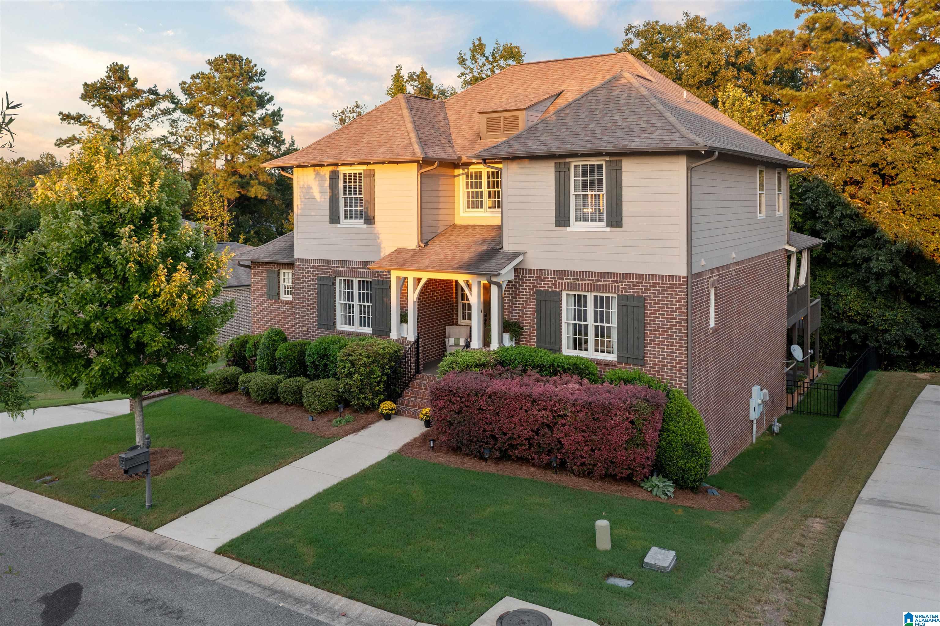 2302 SOUTHAMPTON DRIVE