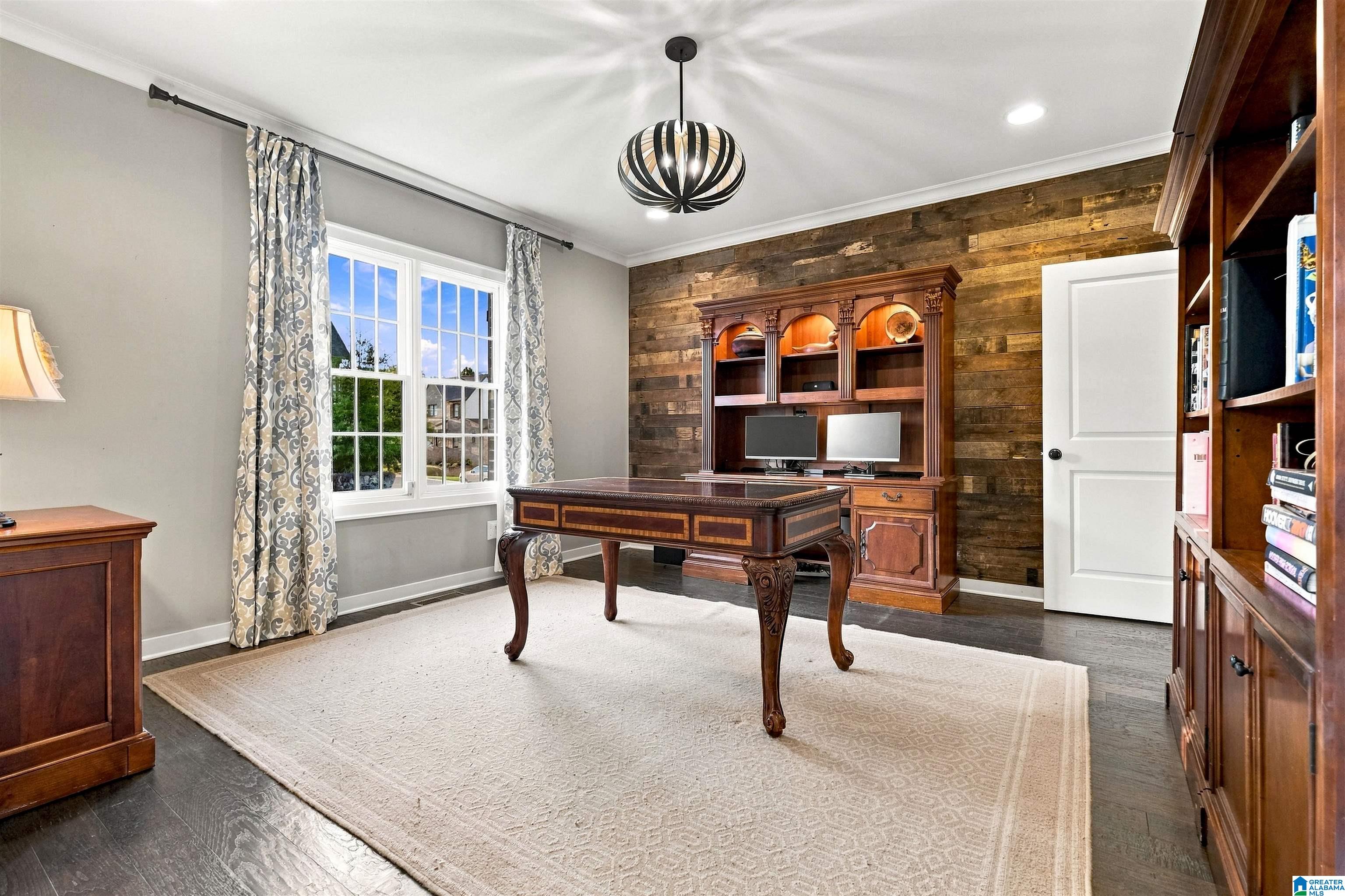 Photo 3 of Single family home for sale at 2302 Southampton Dr, Hoover, AL 35226 | MLS# 21464640 | Listing updated on 2026-09-18