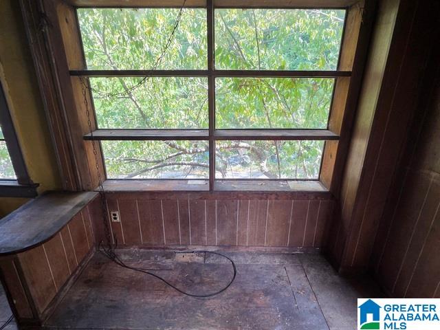 Photo 3 of Single family home for sale at 526 Oak Pl, Fairfield, AL 35064 | MLS# 21464652 | Listing updated on 2026-09-11