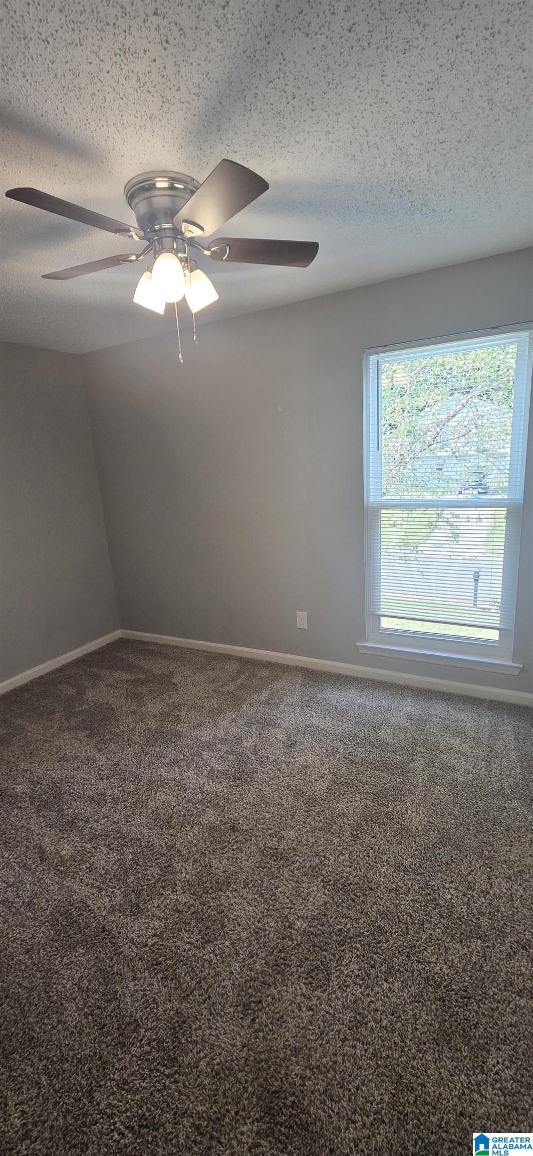 Photo 4 of Single family home for sale at 1043 Brian Dr, Leeds, AL 35094 | MLS# 21464666 | Listing updated on 2026-09-17