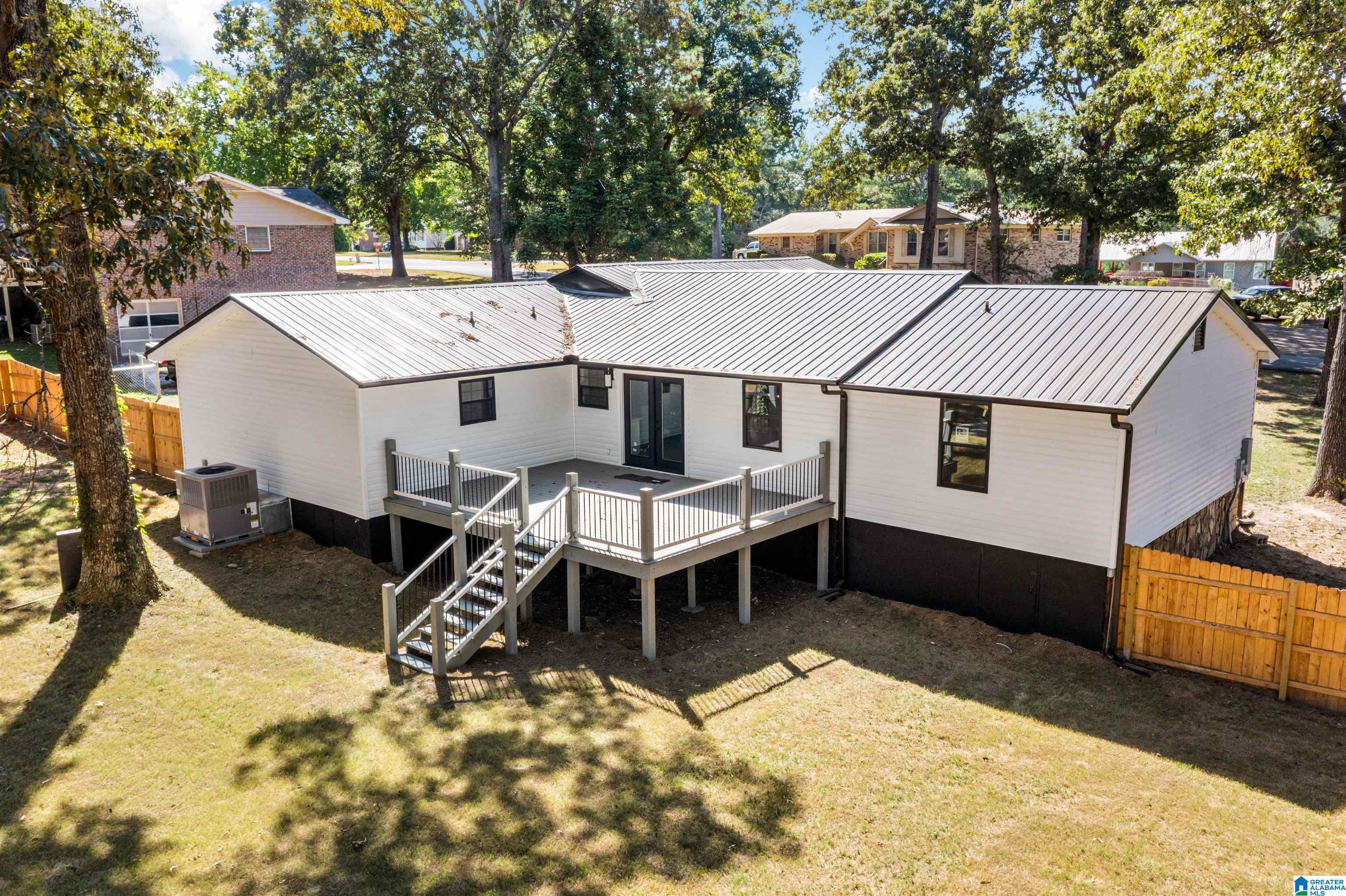 Photo 3 of Single family home for sale at 1811 Robinhood Dr, Oxford, AL 36203 | MLS# 21464671 | Listing updated on 2026-09-12
