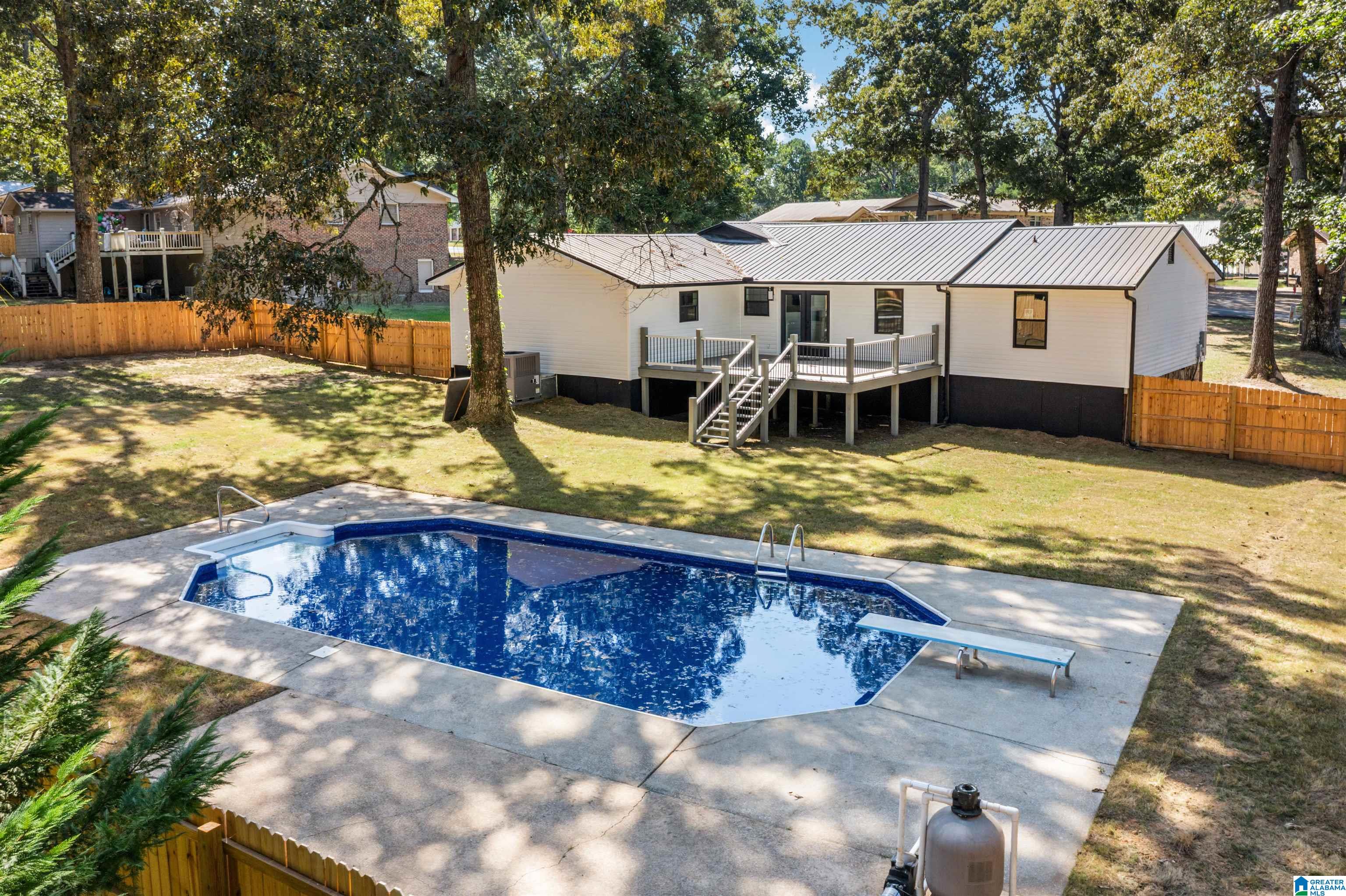 Photo 4 of Single family home for sale at 1811 Robinhood Dr, Oxford, AL 36203 | MLS# 21464671 | Listing updated on 2026-09-12