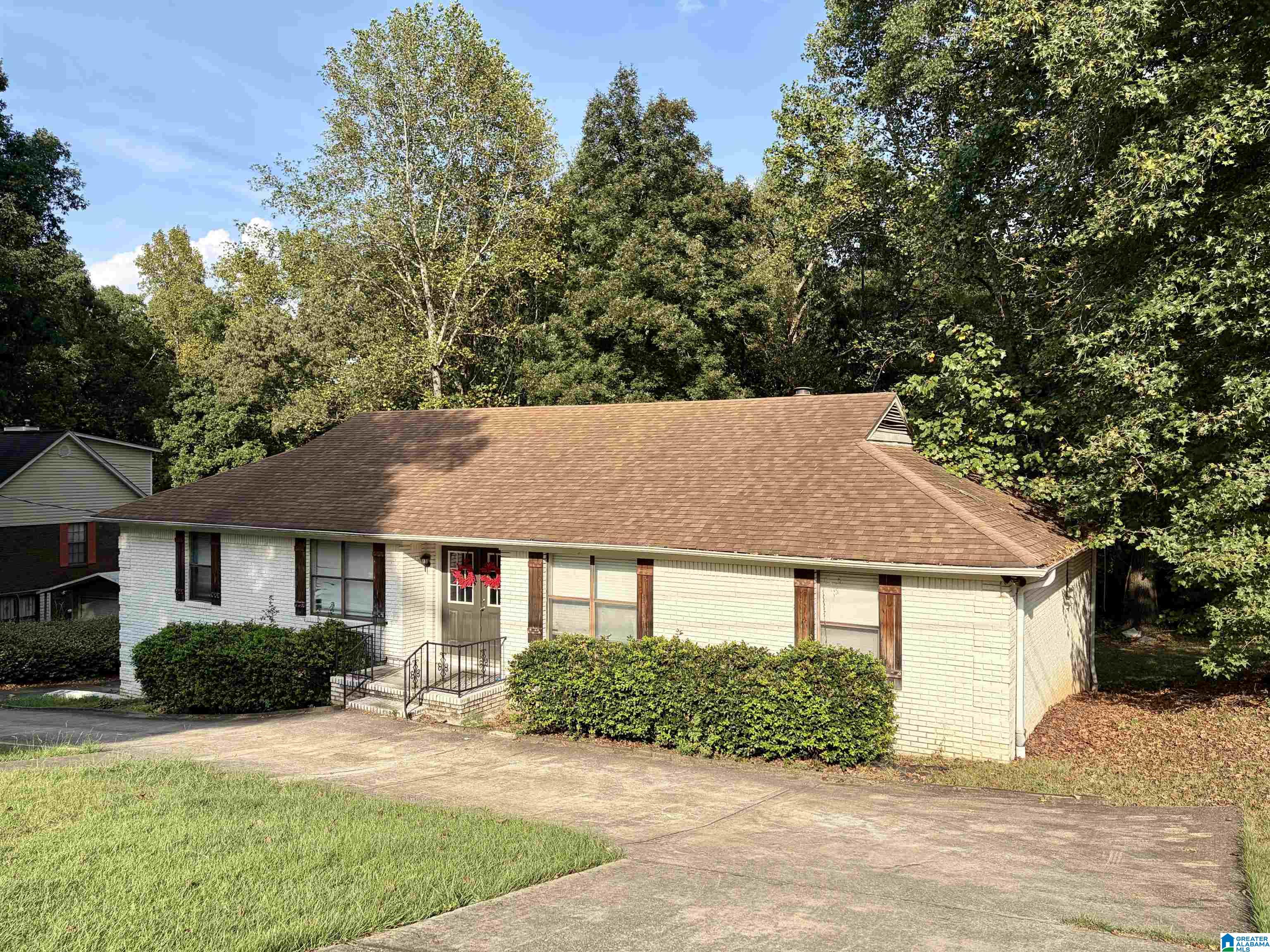 Photo 3 of Single family home for sale at 1133 4th Plaza, Pleasant Grove, AL 35127 | MLS# 21464672 | Listing updated on 2026-09-16
