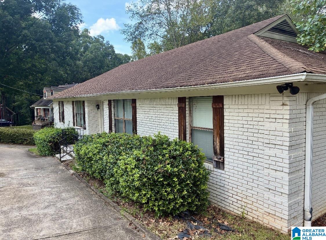Photo 3 of Single family home for sale at 1133 4th Plaza, Pleasant Grove, AL 35127 | MLS# 21464672 | Listing updated on 2026-09-16