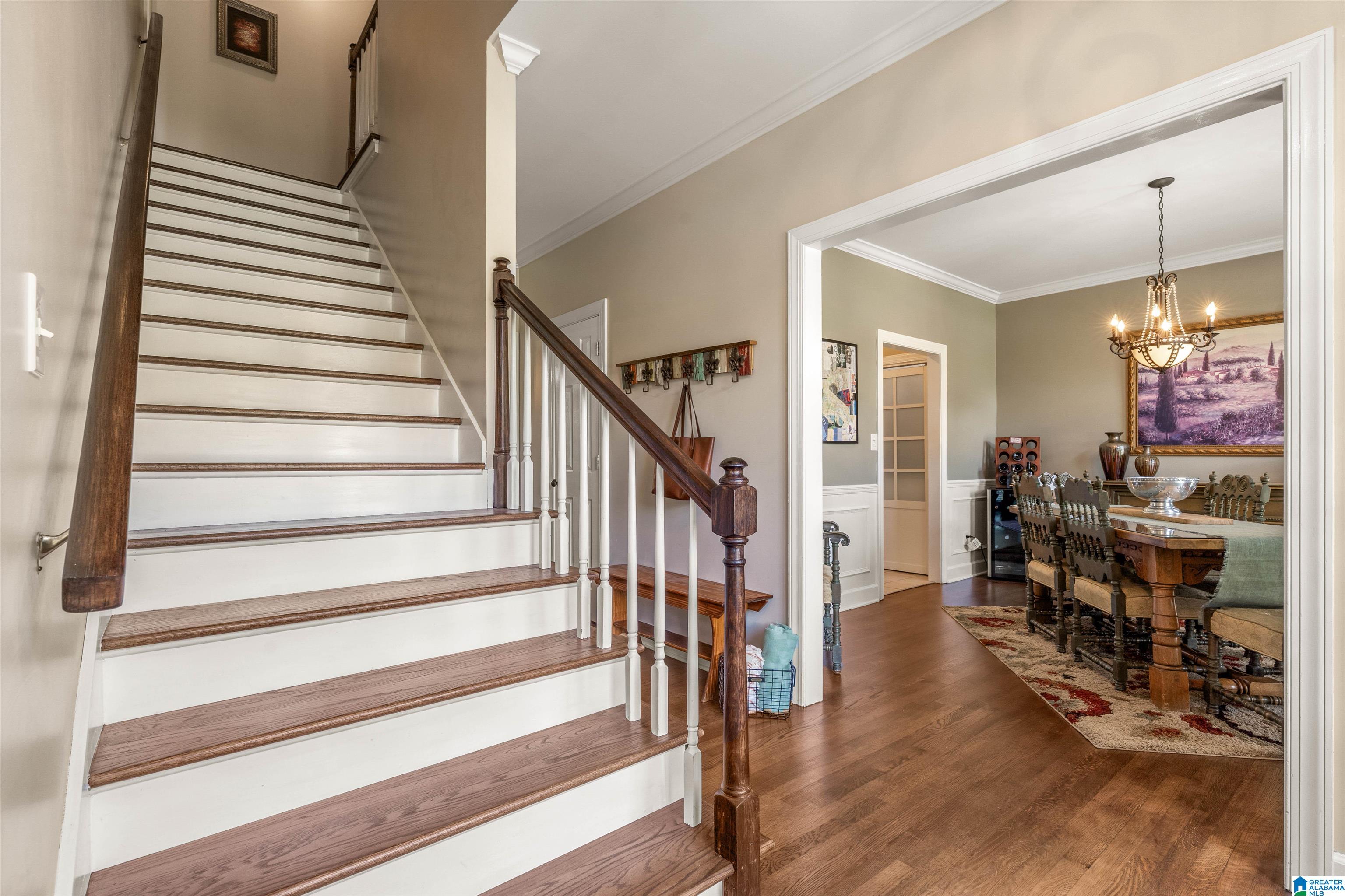 Photo 3 of Single family home for sale at 2070 Crosscrest Dr, Hoover, AL 35244 | MLS# 21464704 | Listing updated on 2026-09-17