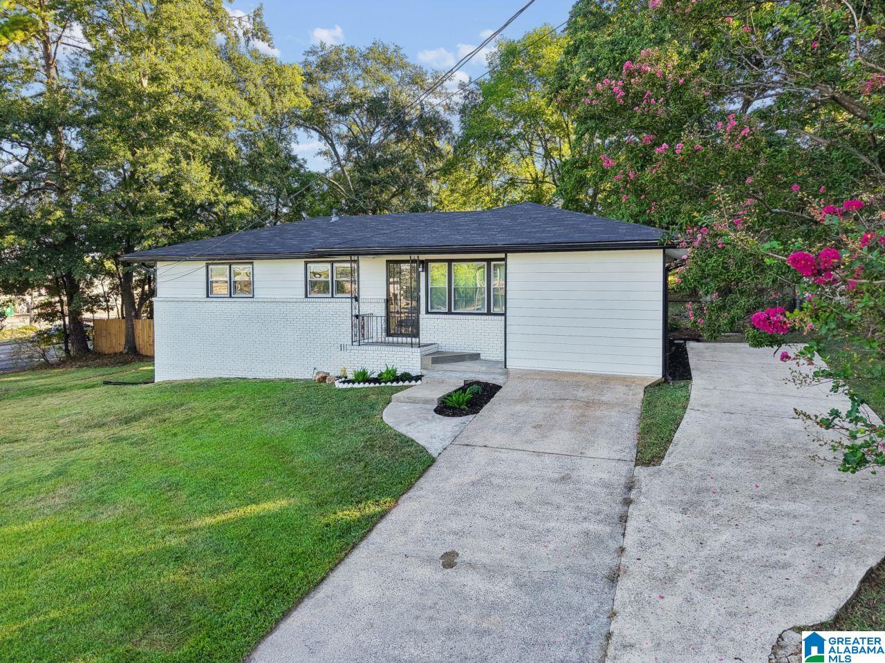 Photo 3 of Single family home for sale at 800 Wear Dr, Birmingham, AL 35235 | MLS# 21464722 | Listing updated on 2026-09-18