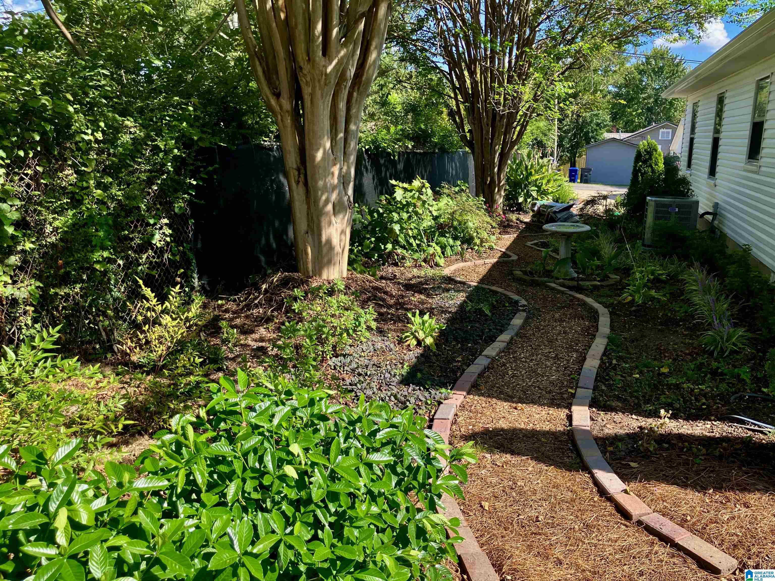 Photo 4 of Single family home for sale at 1807 2nd Avenue, Irondale, AL 35210 | MLS# 21464731 | Listing updated on 2026-09-18