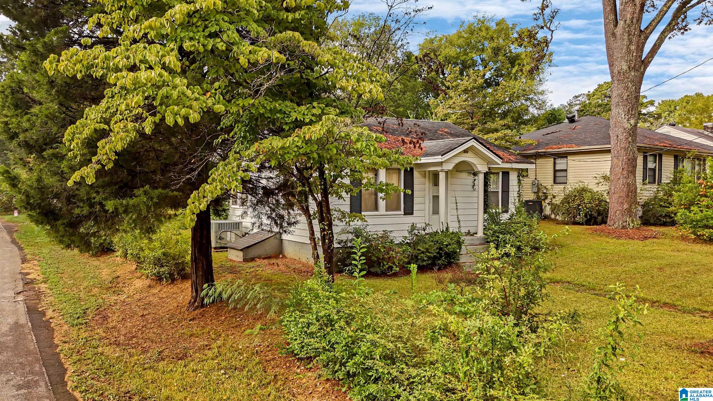 Photo 2 of Single family home for sale at 511 Sunrise Blvd, Bessemer, AL 35023 | MLS# 21464732 | Listing updated on 2026-09-15
