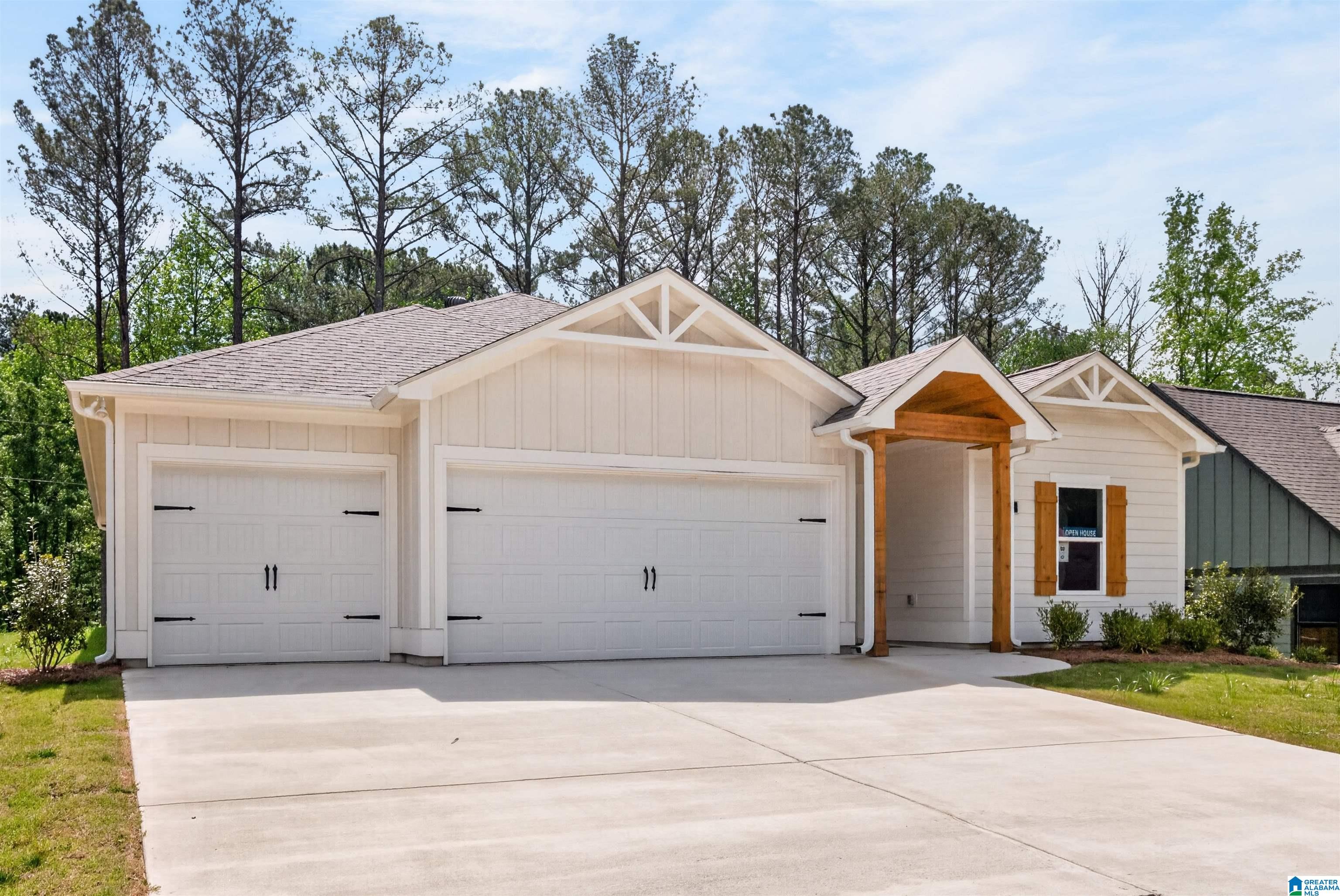 Photo 1 of Single family home for sale at 151 Townmoor Ln, Sterrett, AL 35147 | MLS# 21464736 | Listing updated on 2026-09-22