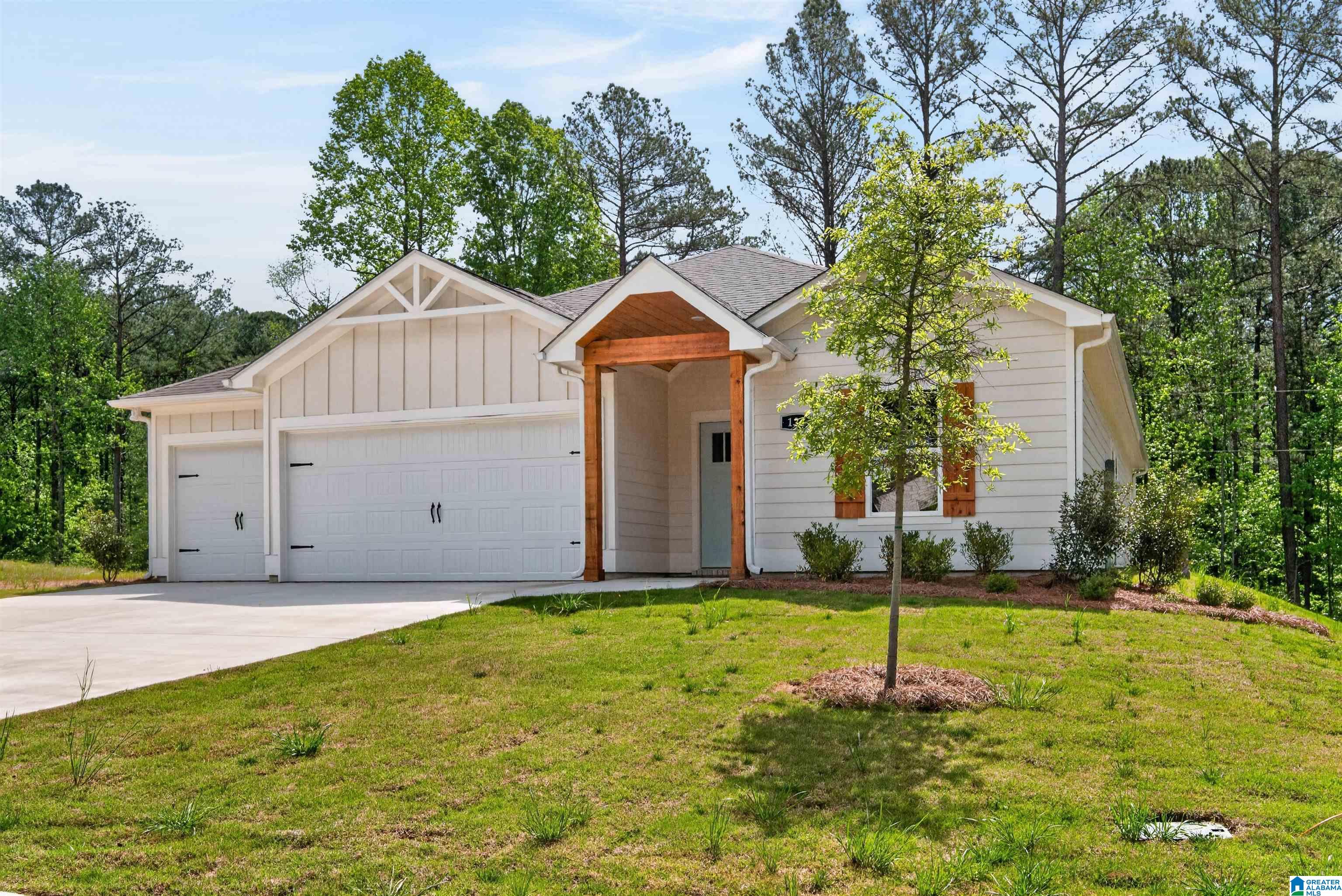 Photo 2 of Single family home for sale at 151 Townmoor Ln, Sterrett, AL 35147 | MLS# 21464736 | Listing updated on 2026-09-22
