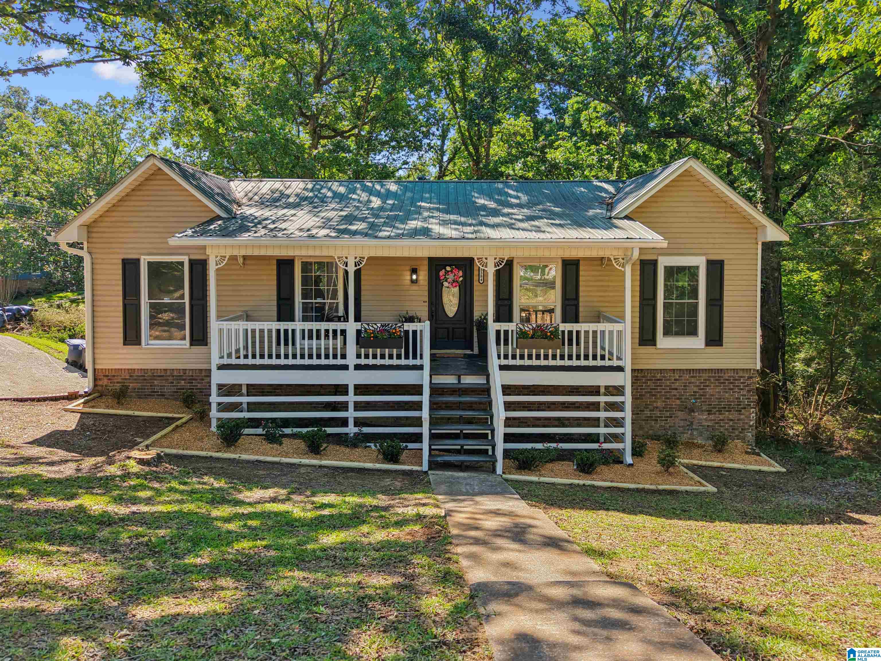 Photo 1 of Single family home for sale at 3384 Cedarbrook Cir, Trussville, AL 35173 | MLS# 21464743 | Listing updated on 2026-09-12