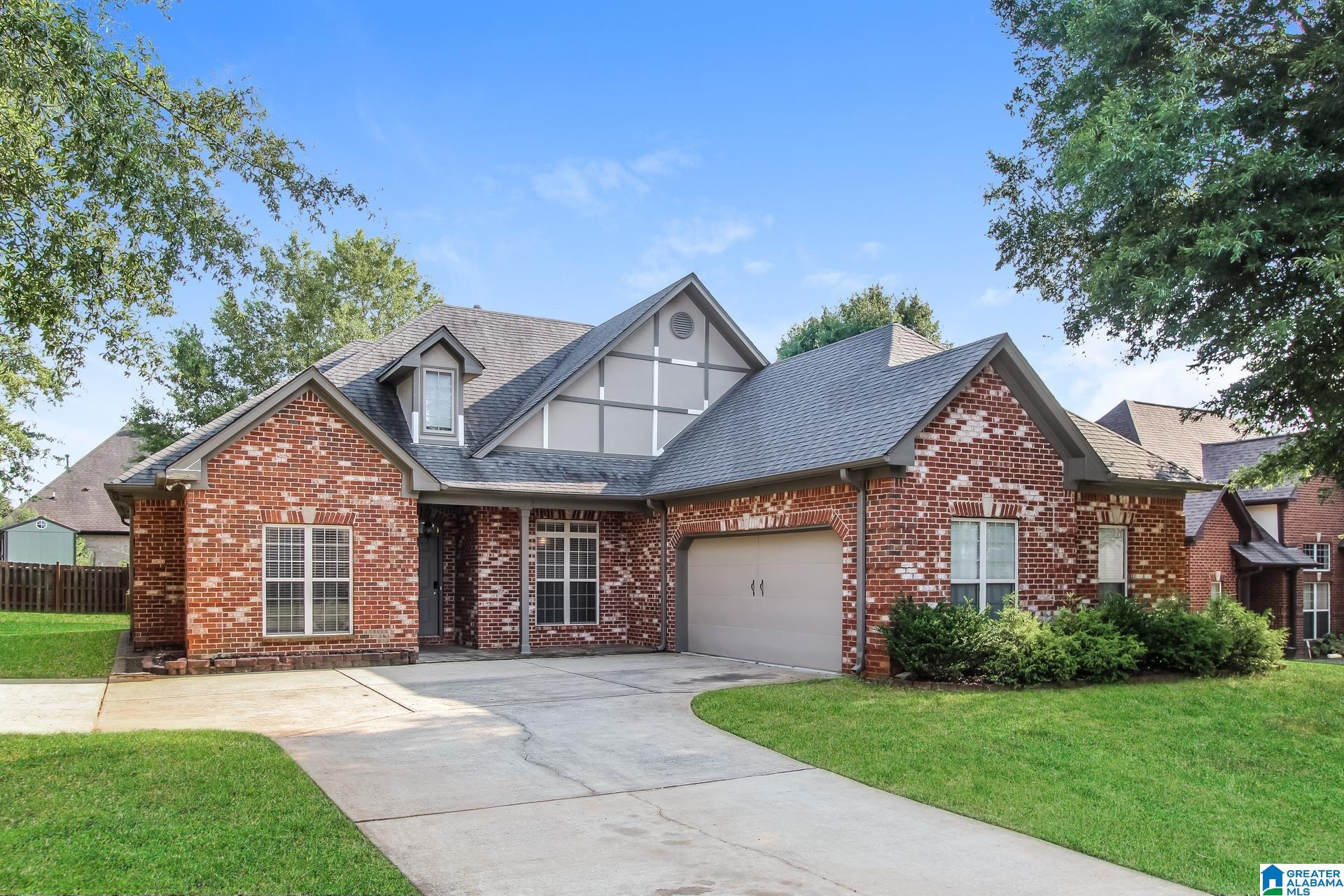 Photo 2 of Single family home for sale at 129 Tanglewood Dr, Alabaster, AL 35007 | MLS# 21464744 | Listing updated on 2026-09-12