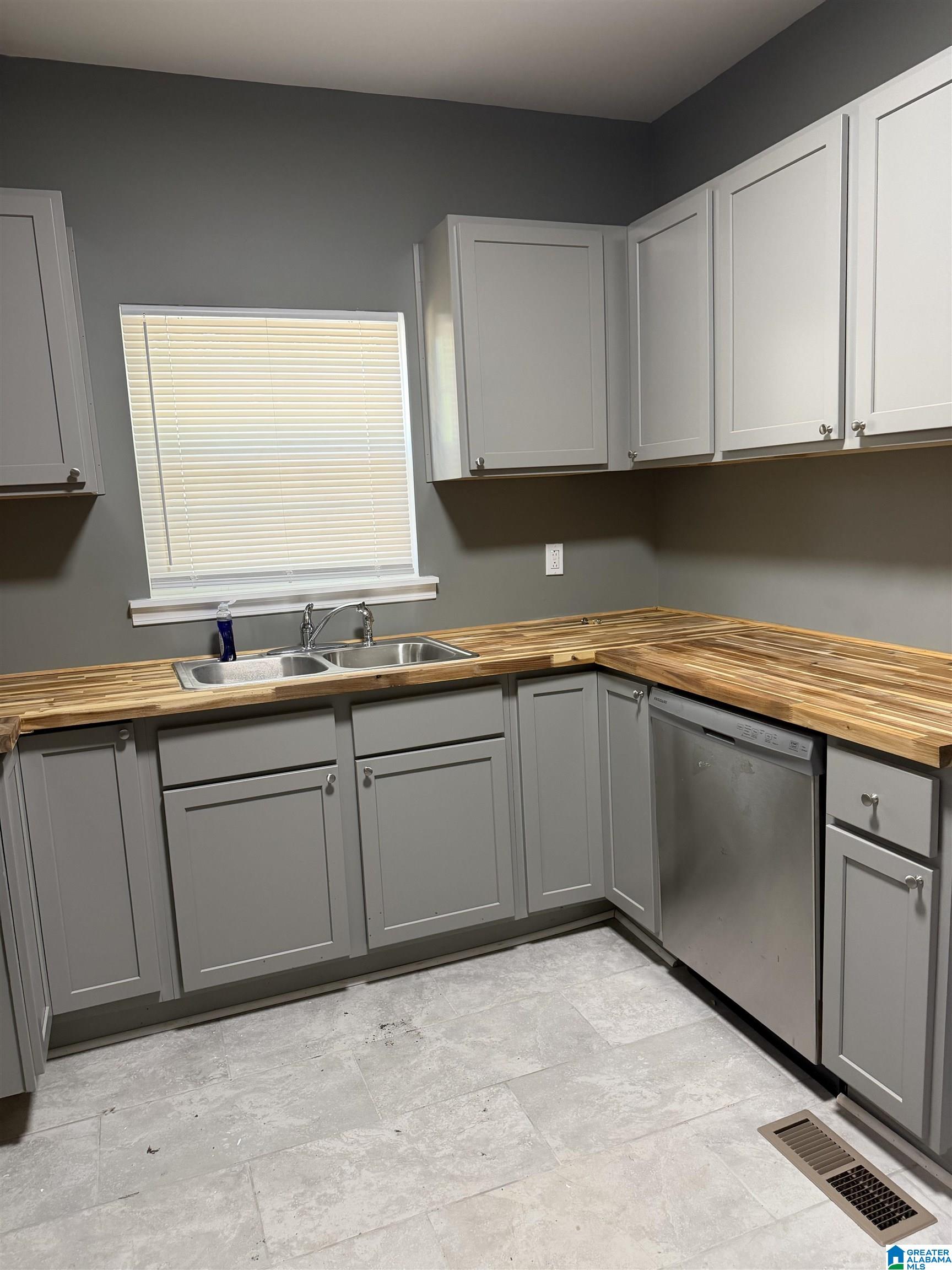 Photo 3 of Single family home for sale at 1130 Highland St, Montevallo, AL 35115 | MLS# 21464746 | Listing updated on 2026-09-12