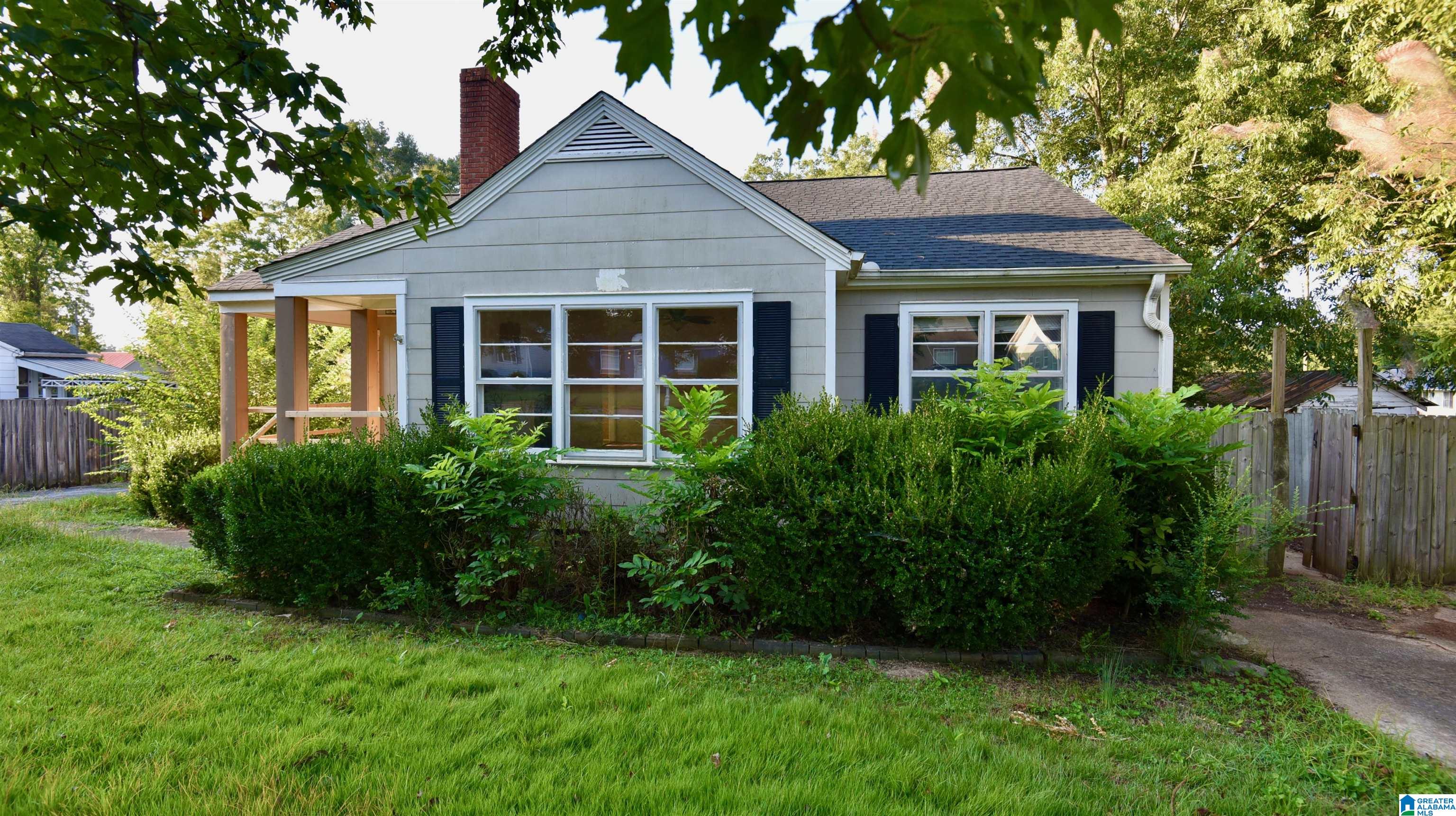 Photo 1 of Single family home for sale at 924 College St, Moulton, AL 35650 | MLS# 21464769 | Listing updated on 2026-09-12