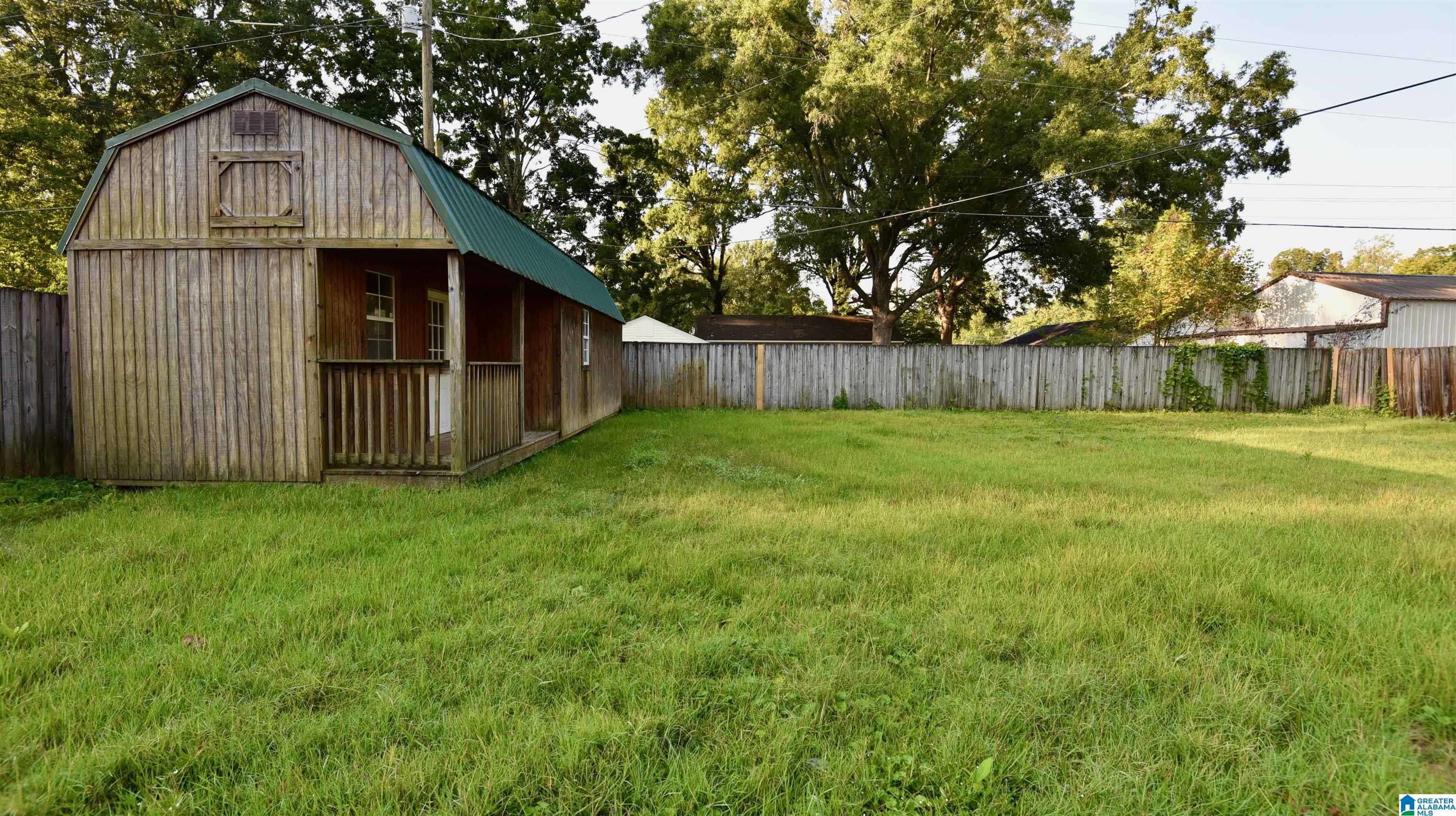 Photo 2 of Single family home for sale at 924 College St, Moulton, AL 35650 | MLS# 21464769 | Listing updated on 2026-09-12