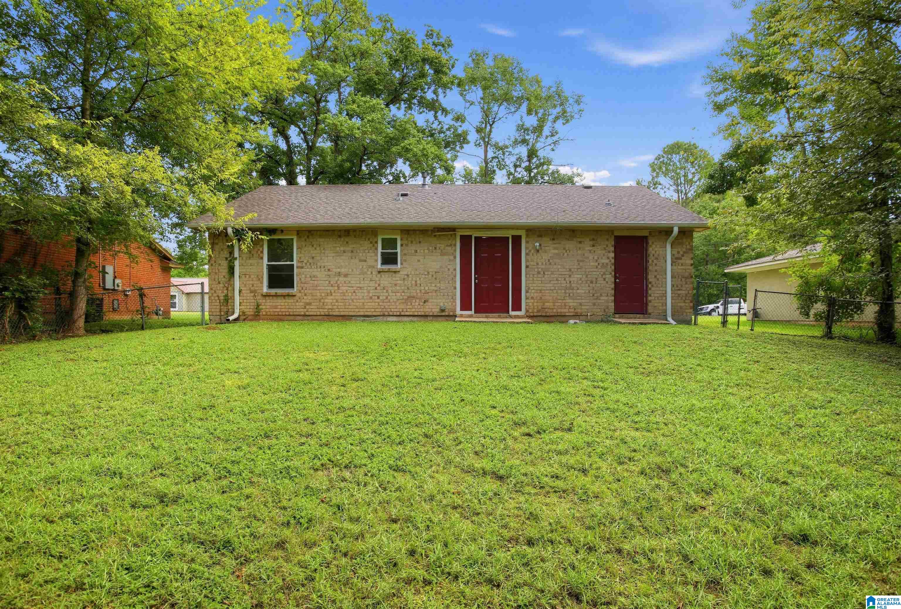 Photo 4 of Single family home for sale at 3028 Susan Dr, Montgomery, AL 36116 | MLS# 21464774 | Listing updated on 2026-09-17