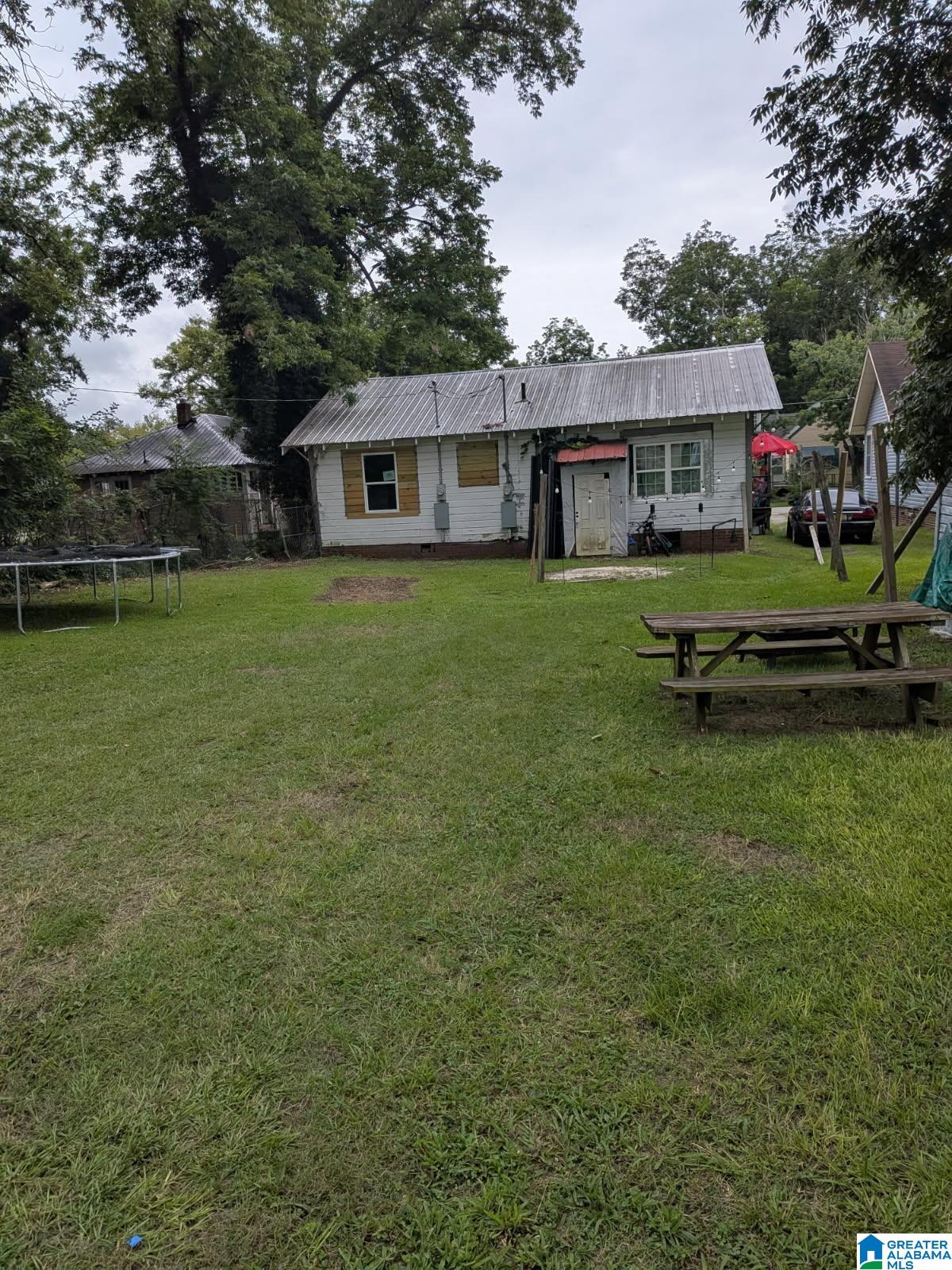 Photo 1 of Single family home for sale at 926 Holly St, Gadsden, AL 35901 | MLS# 21464775 | Listing updated on 2026-09-12