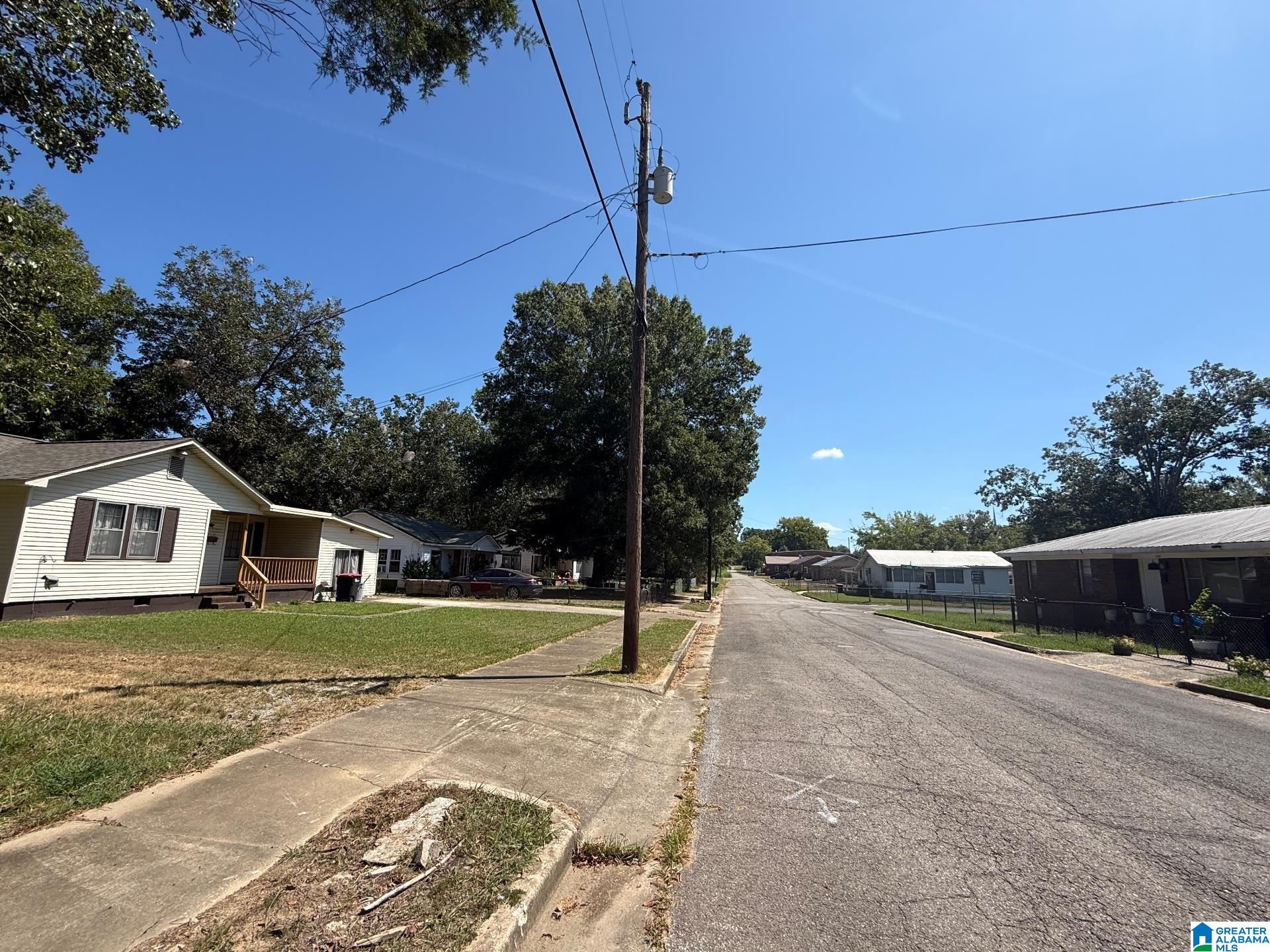 Photo 2 of Sale Pending at 3317 Georgia Ave, Gadsden, AL 35904 | MLS# 21464779 | Listing updated on 2026-09-14