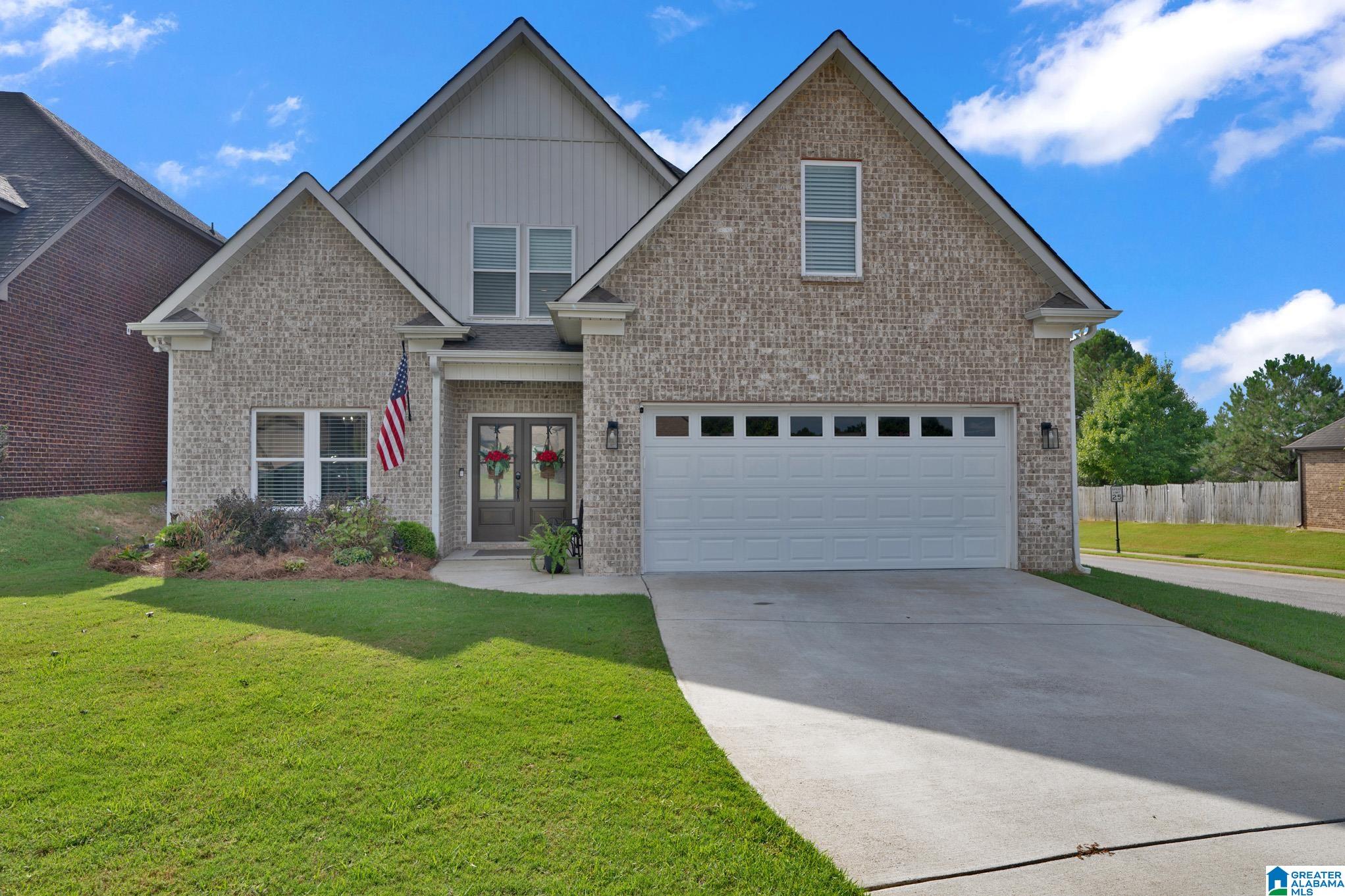 Single family home for sale at 237 Glen Cross Dr, TRUSSVILLE, AL 35173 | MLS# 21464783