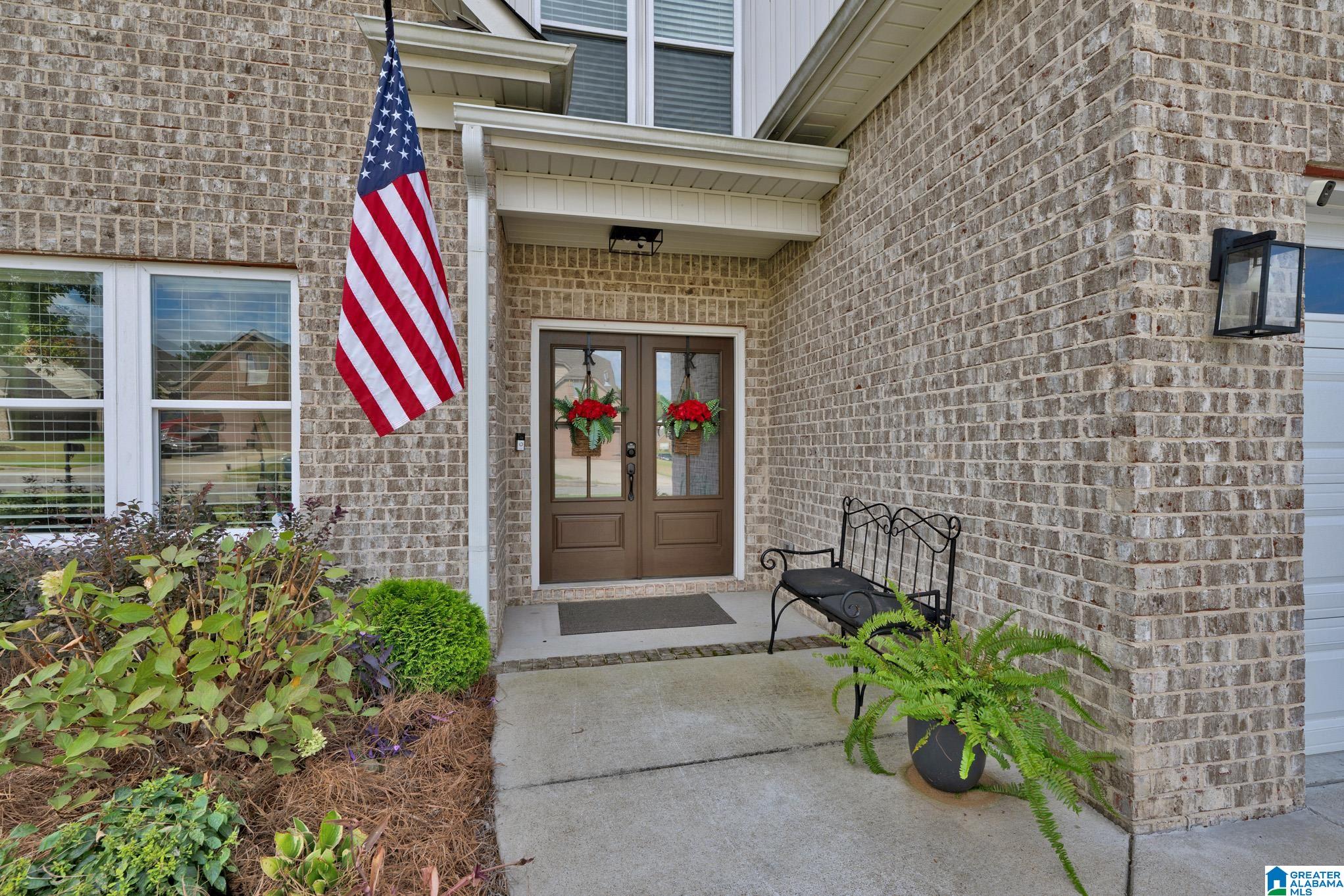Photo 2 of Single family home for sale at 237 Glen Cross Dr, Trussville, AL 35173 | MLS# 21464783 | Listing updated on 2026-09-15