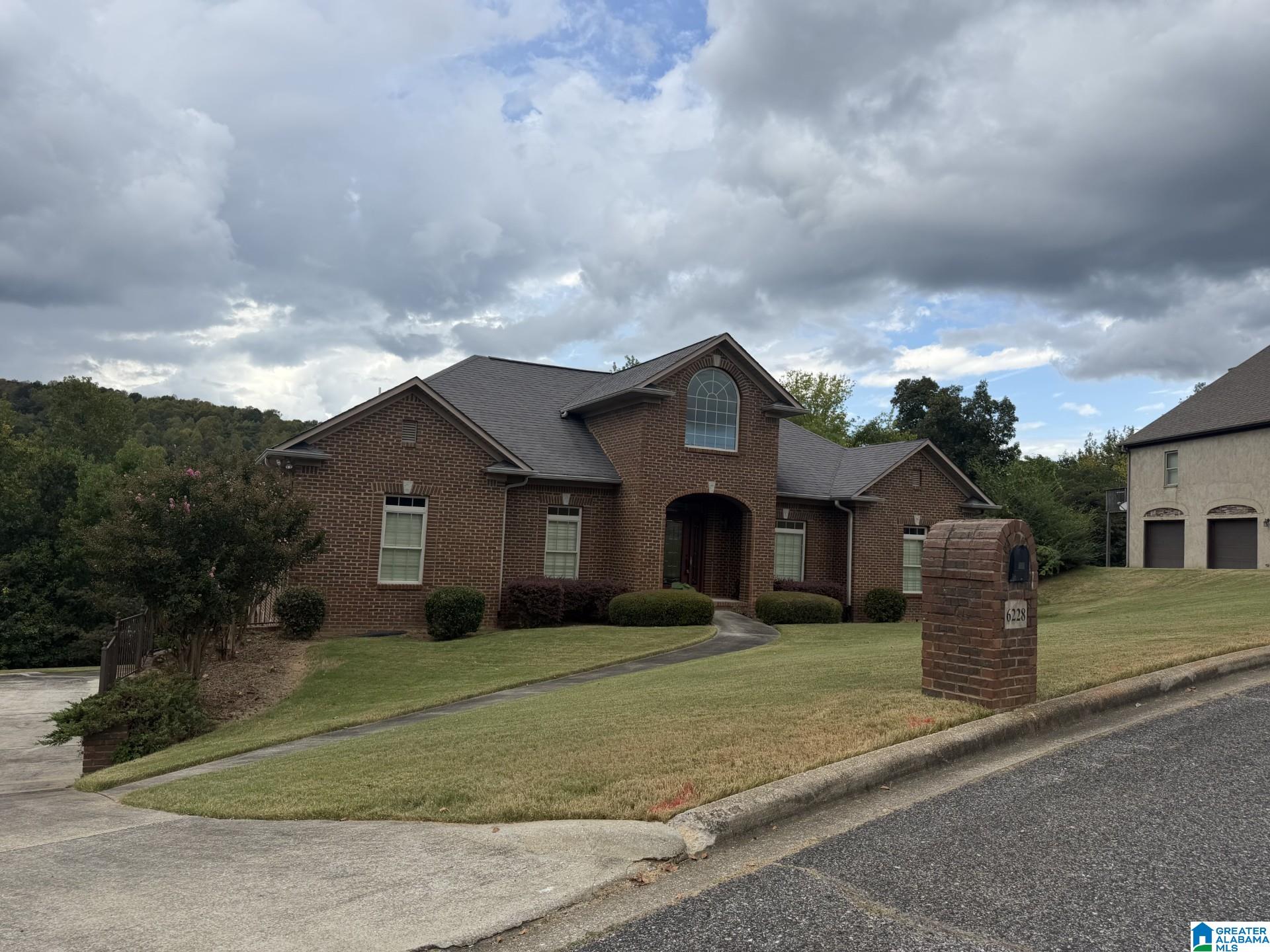 Photo 1 of Sale Pending at 6228 Jonathans Way, Trussville, AL 35173 | MLS# 21464787 | Listing updated on 2026-09-17
