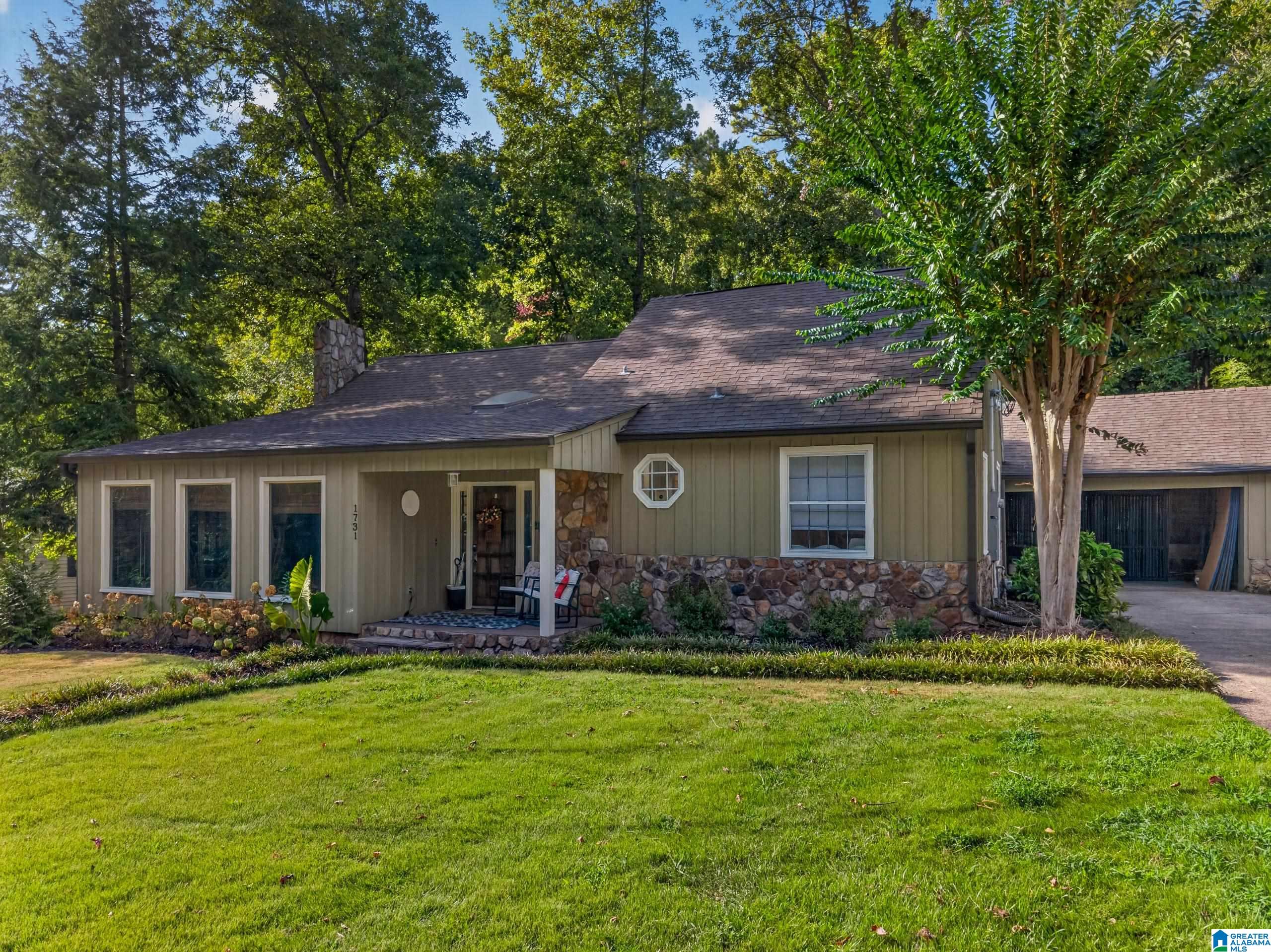 Photo 2 of Single family home for sale at 1731 Homarda Dr, Anniston, AL 36207 | MLS# 21464807 | Listing updated on 2026-09-13