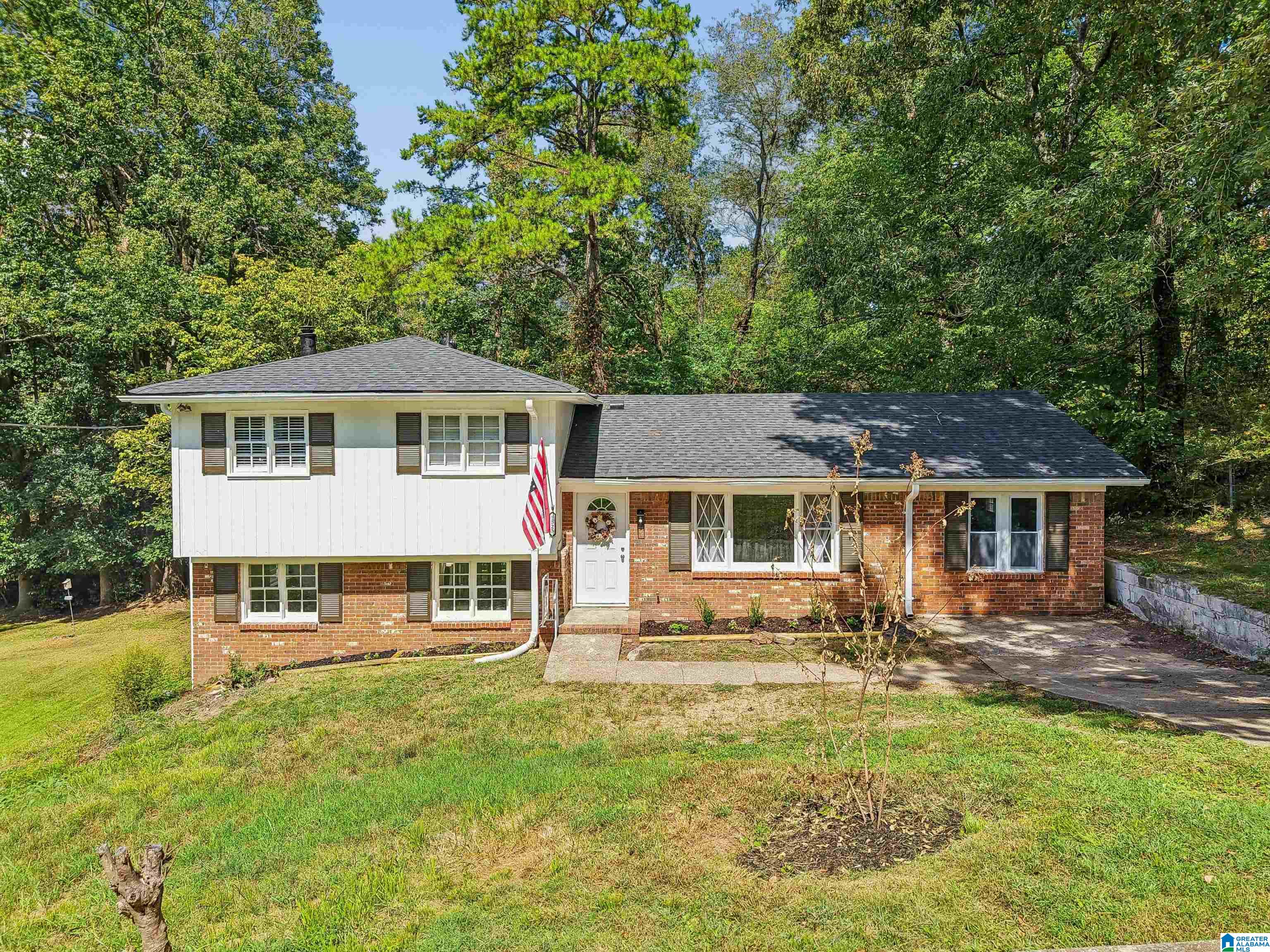 Photo 1 of Single family home for sale at 1525 4th Street Nw, Center Point, AL 35215 | MLS# 21464817 | Listing updated on 2026-09-13