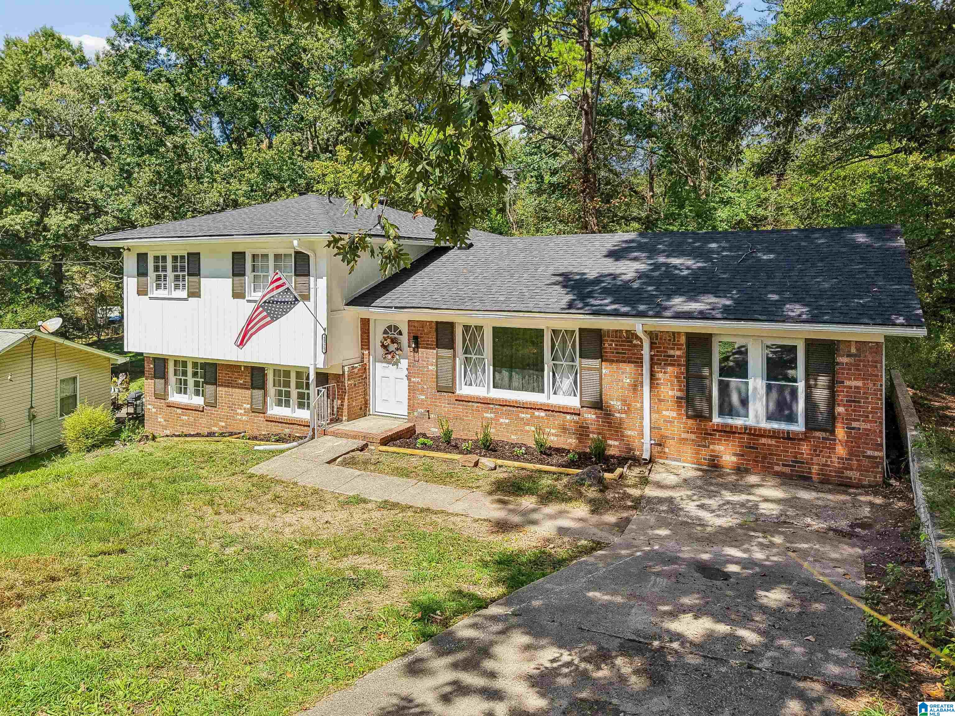 Photo 2 of Single family home for sale at 1525 4th Street Nw, Center Point, AL 35215 | MLS# 21464817 | Listing updated on 2026-09-13