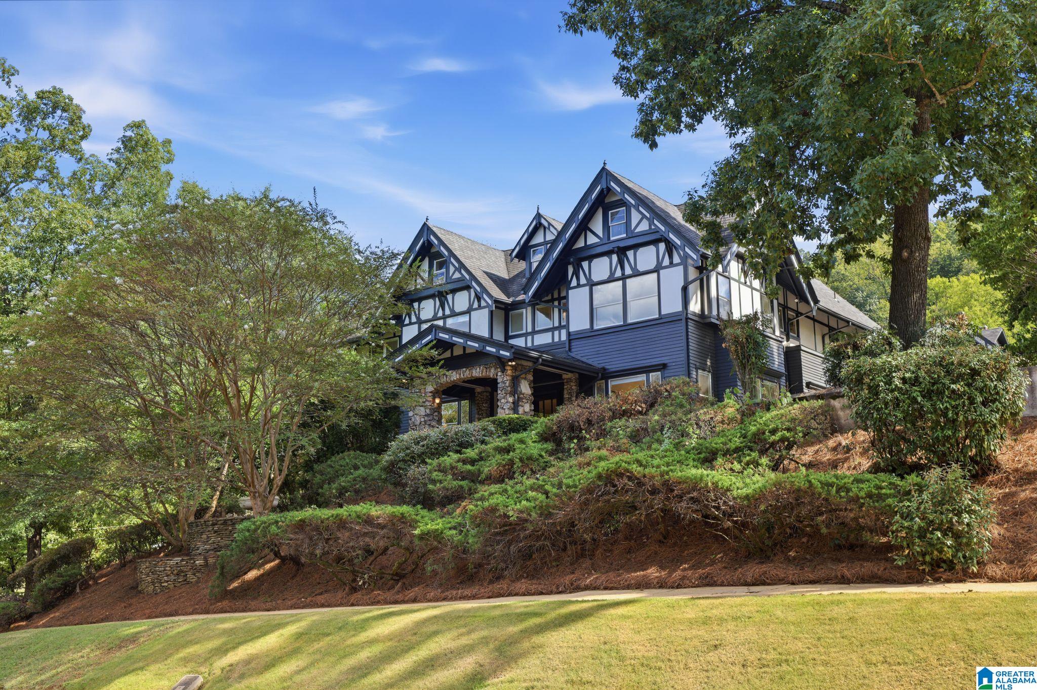 Photo 3 of Single family home for sale at 4141 Crescent Rd, Birmingham, AL 35222 | MLS# 21464819 | Listing updated on 2026-09-18