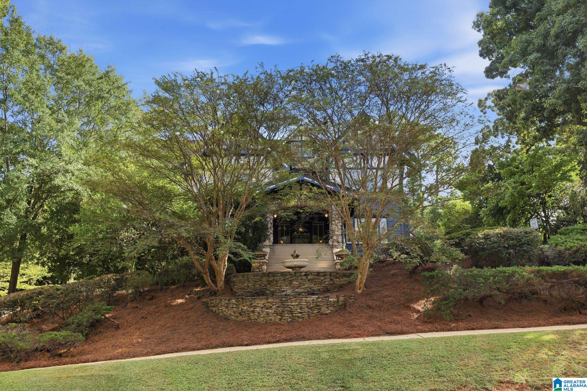 Photo 3 of Single family home for sale at 4141 Crescent Rd, Birmingham, AL 35222 | MLS# 21464819 | Listing updated on 2026-09-18