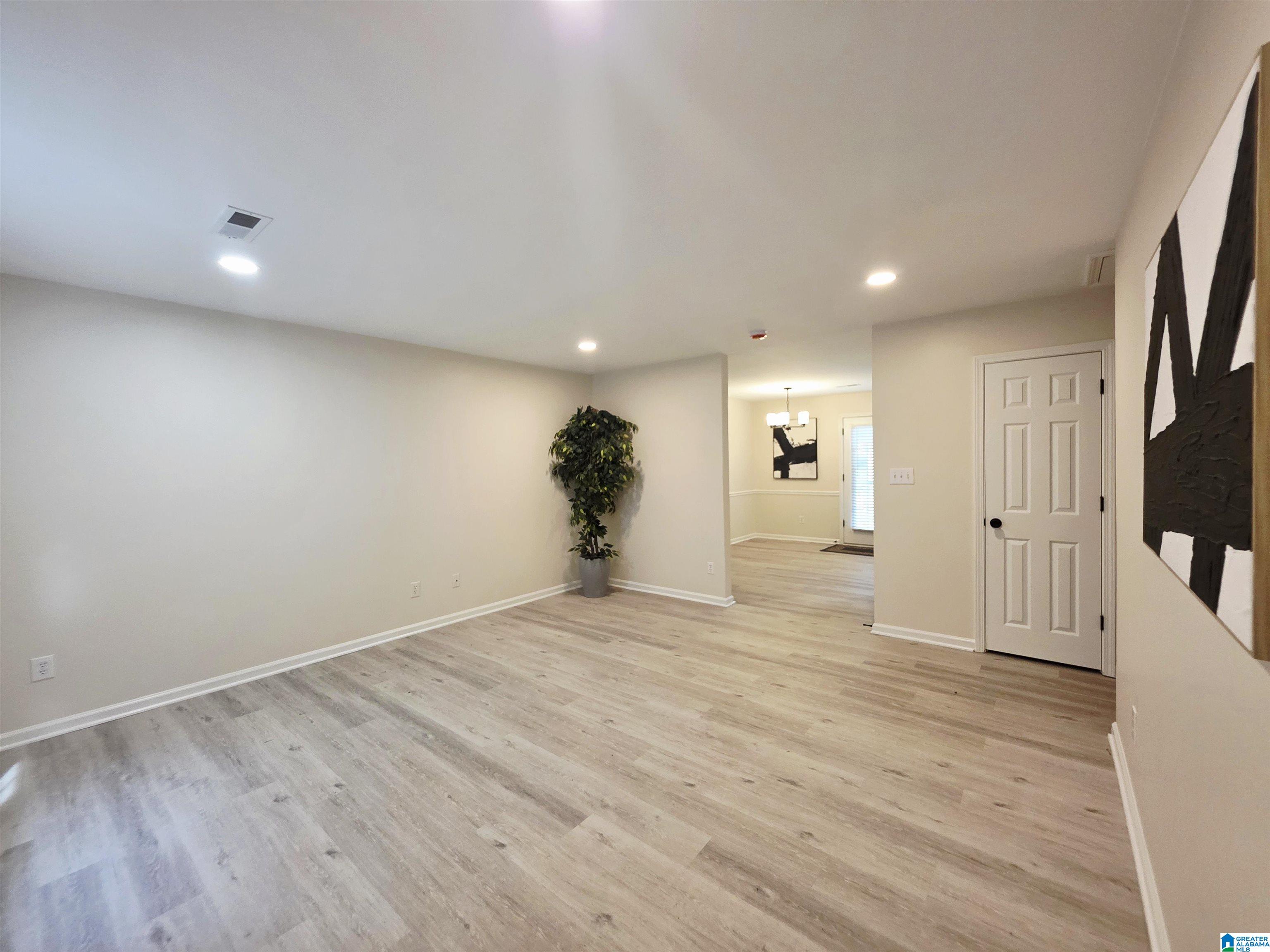 Photo 2 of Single family home for sale at 522 Flint Hl Rd, Bessemer, AL 35022 | MLS# 21464830 | Listing updated on 2026-09-17