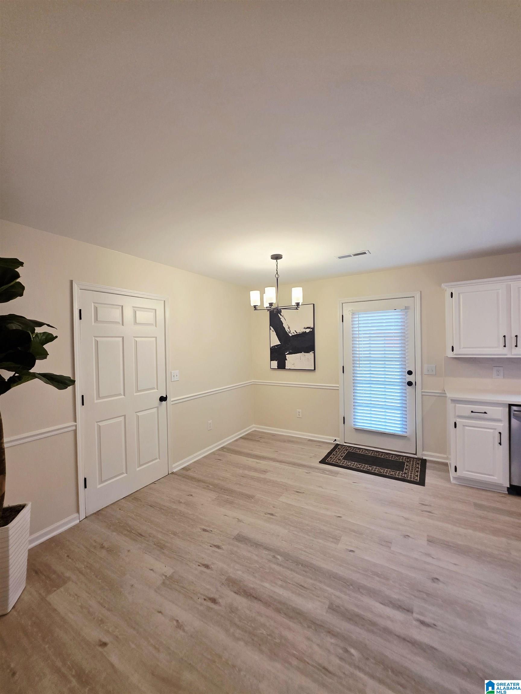 Photo 3 of Single family home for sale at 522 Flint Hl Rd, Bessemer, AL 35022 | MLS# 21464830 | Listing updated on 2026-09-17