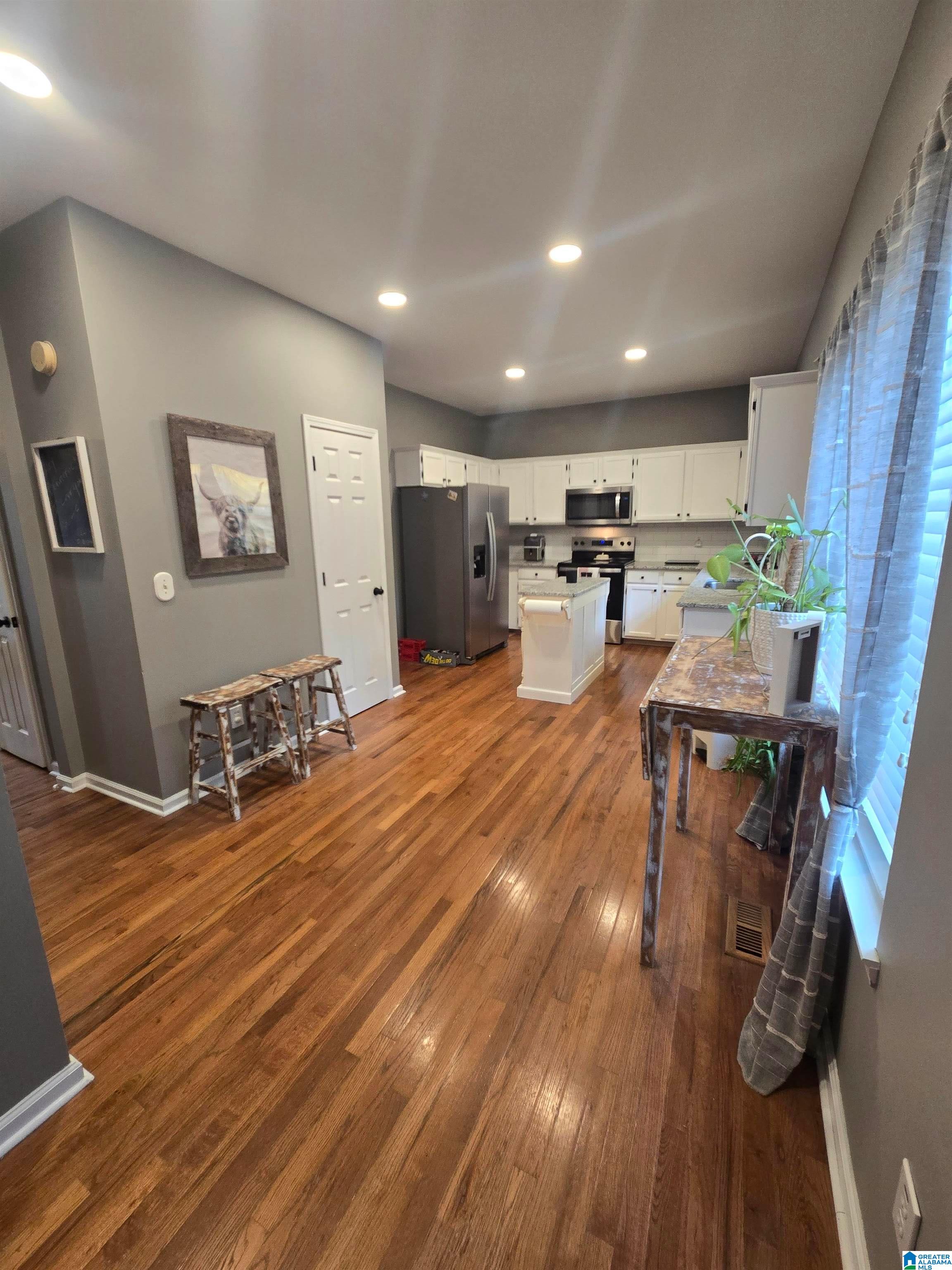 Photo 4 of Single family home for sale at 105 Park Forest Ter, Alabaster, AL 35007 | MLS# 21464855 | Listing updated on 2026-09-20