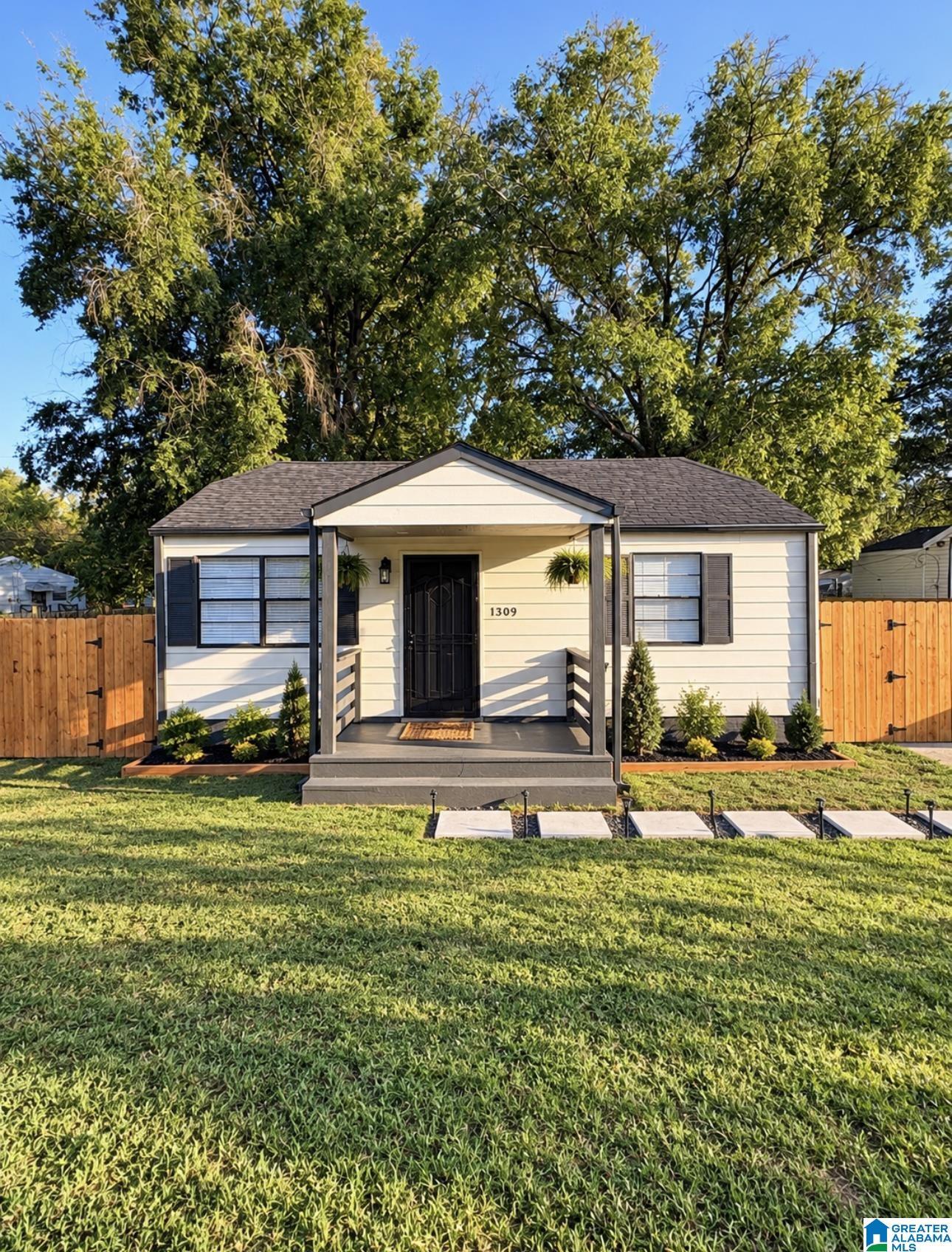 Photo 1 of Single family home for sale at 1309 Woodward Rd, Birmingham, AL 35228 | MLS# 21464871 | Listing updated on 2026-10-01