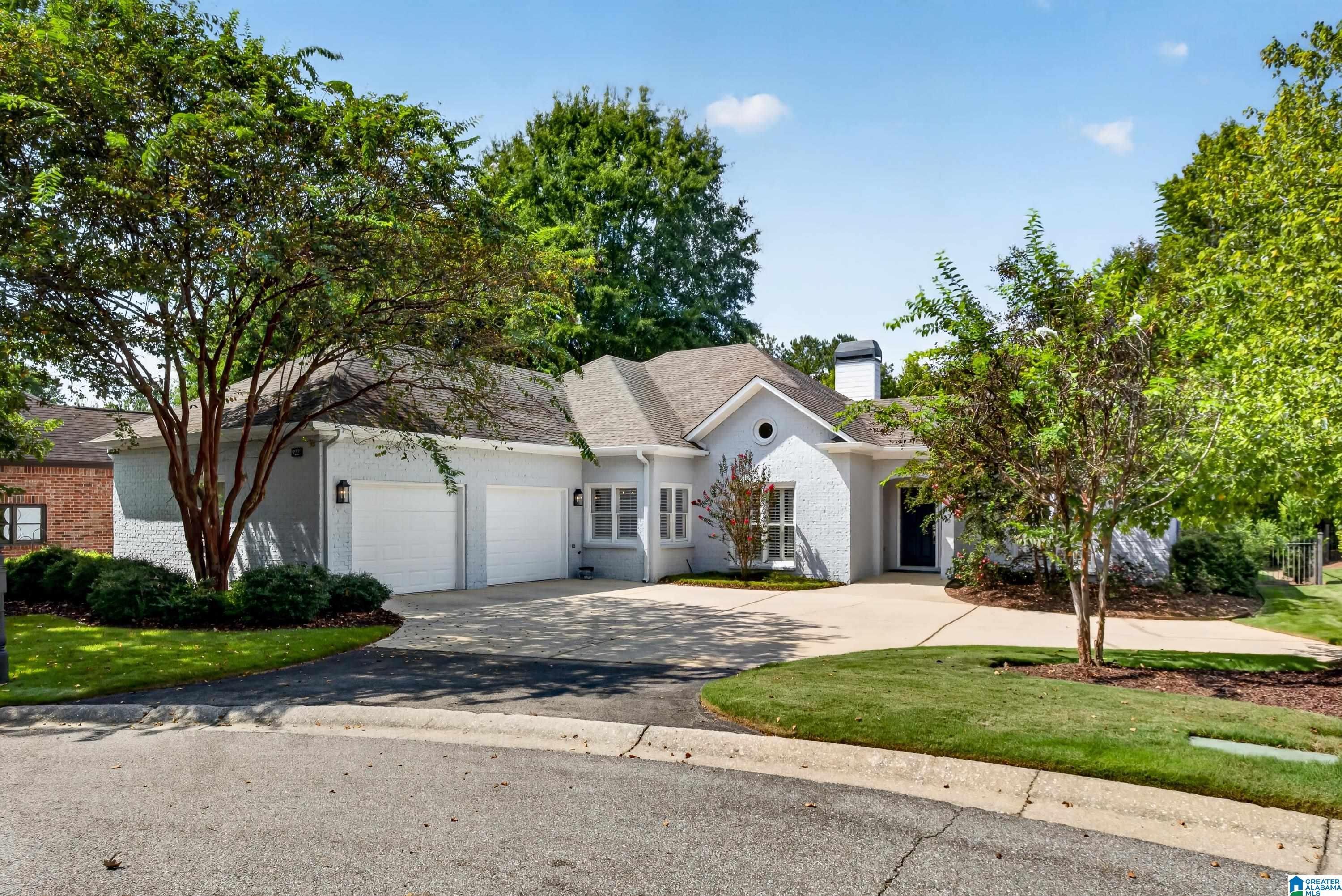 Photo 2 of Single family home for sale at 922 Caledonian Way, Vestavia, AL 35242 | MLS# 21464876 | Listing updated on 2026-09-24