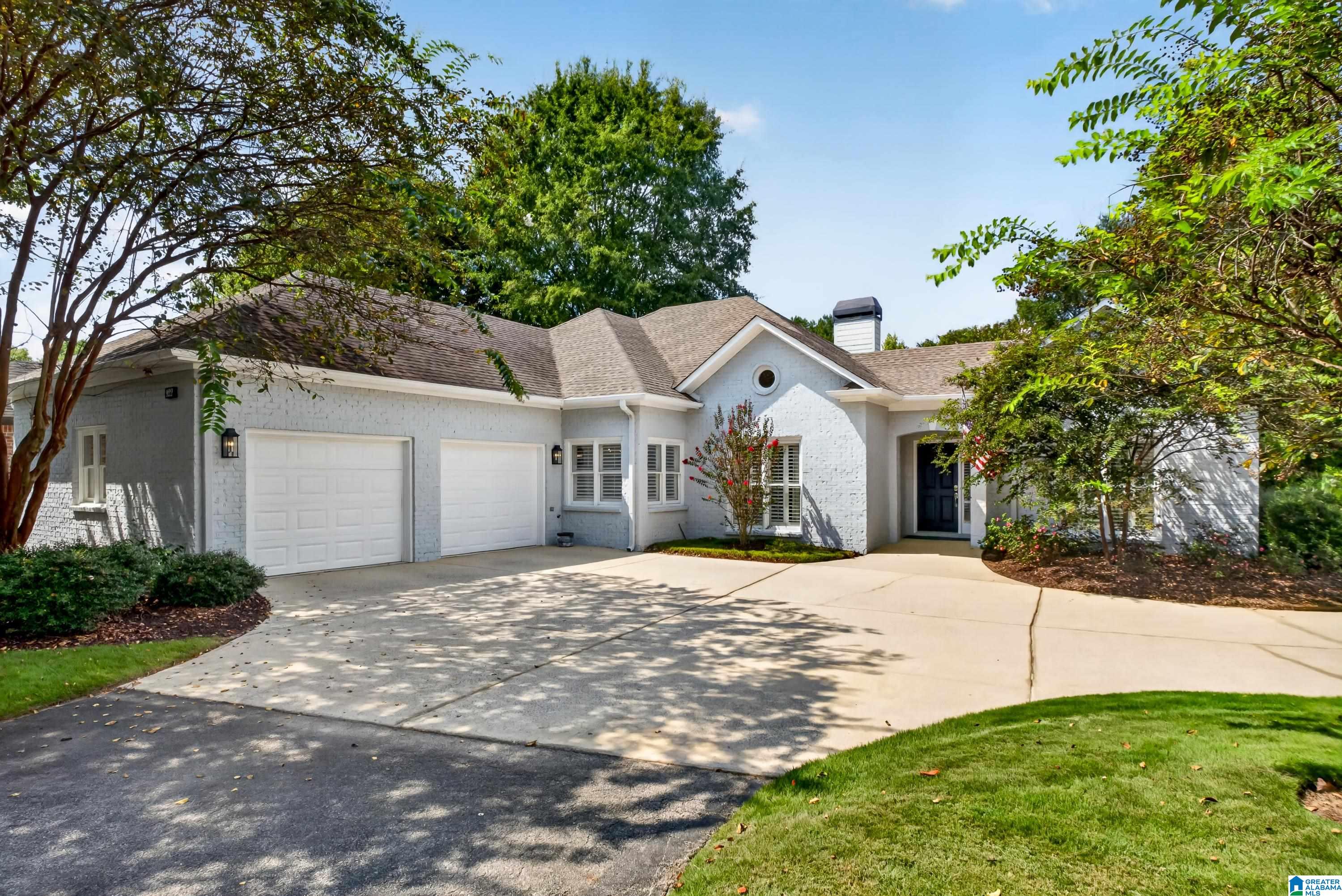 Photo 3 of Single family home for sale at 922 Caledonian Way, Vestavia, AL 35242 | MLS# 21464876 | Listing updated on 2026-09-24