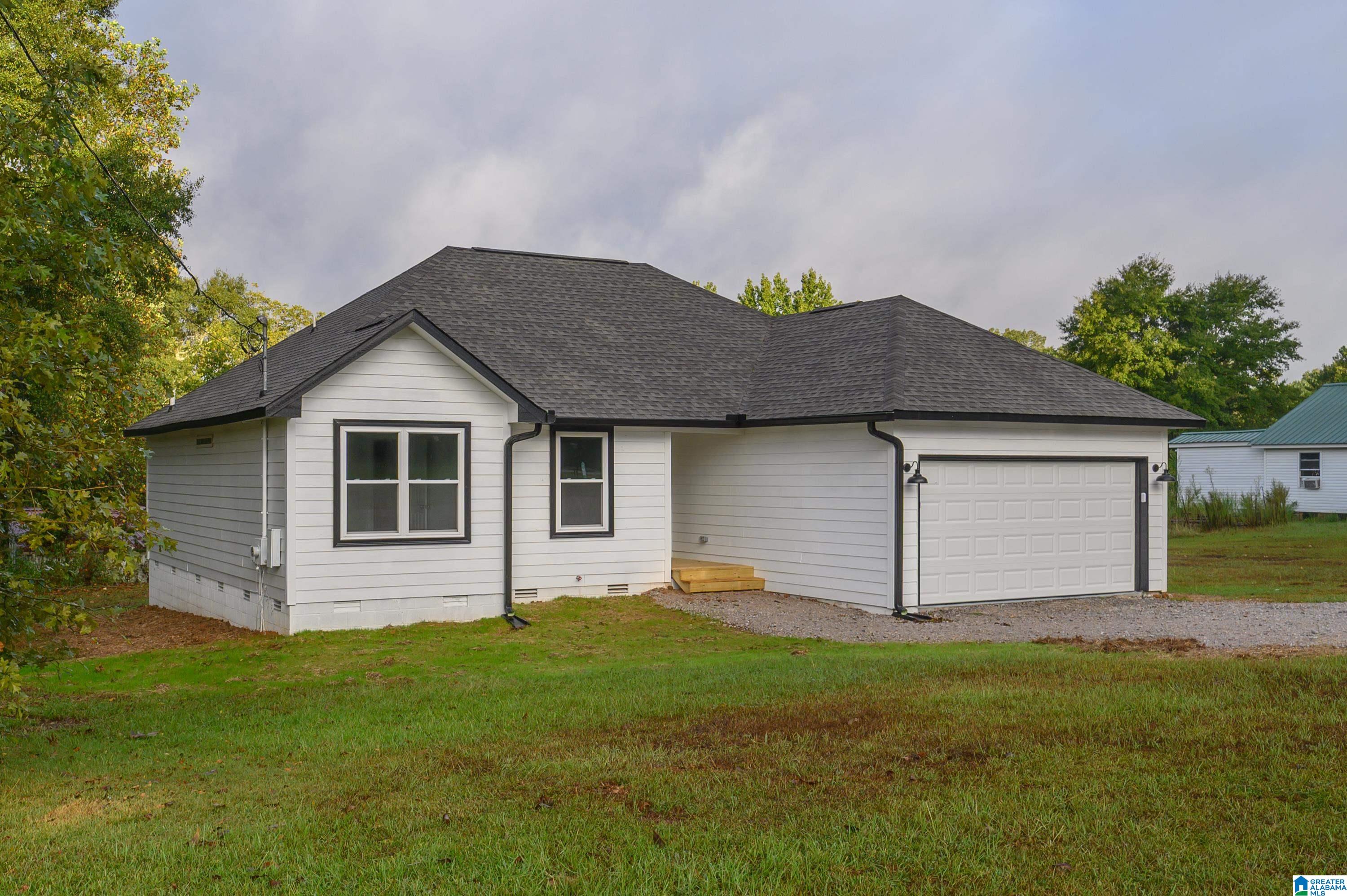 Photo 2 of Single family home for sale at 9715 County Rd 51, Jemison, AL 35085 | MLS# 21464877 | Listing updated on 2026-09-18