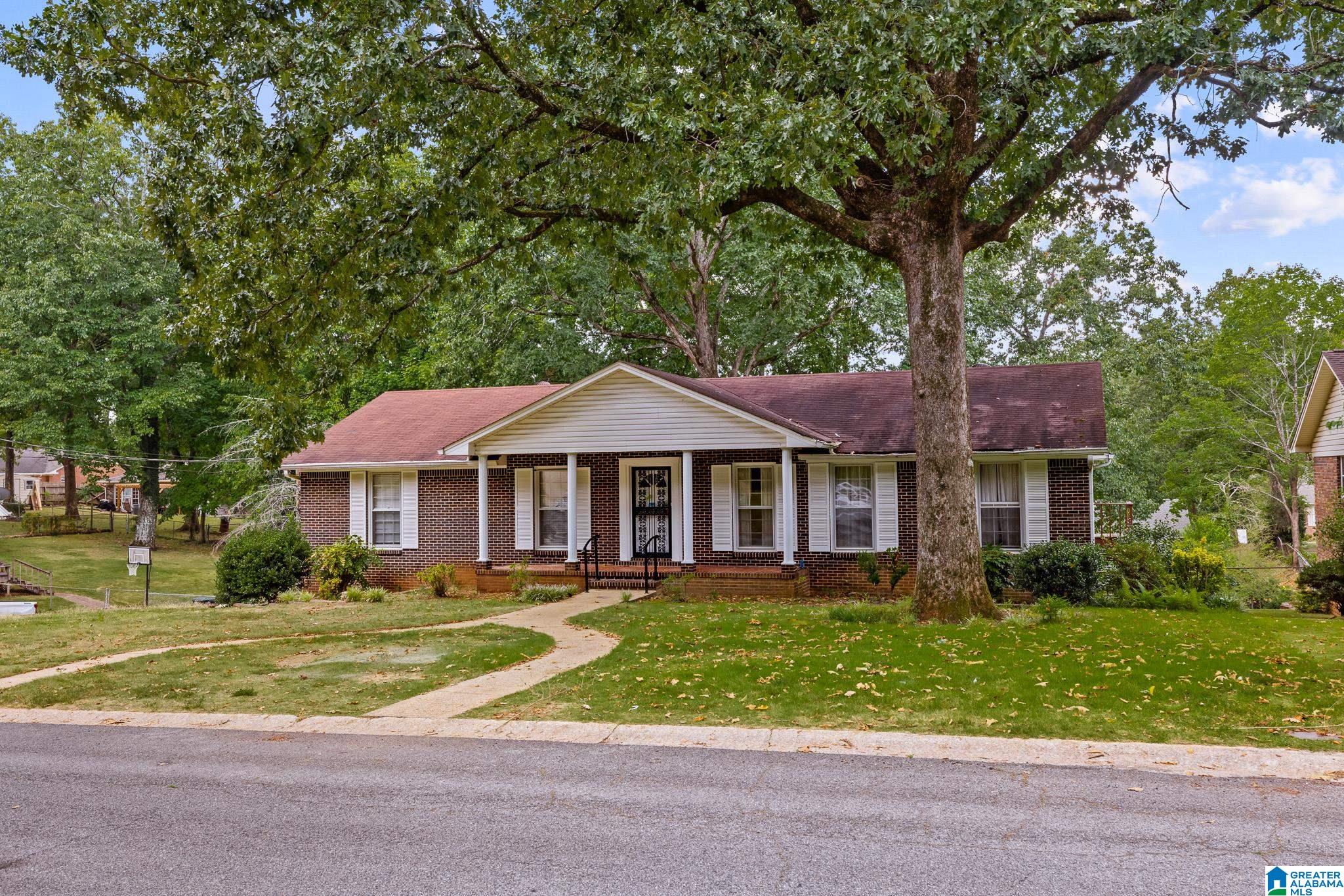 Single family home for sale at 818 Sherman Oaks Dr, BIRMINGHAM, AL 35235 | MLS# 21464883
