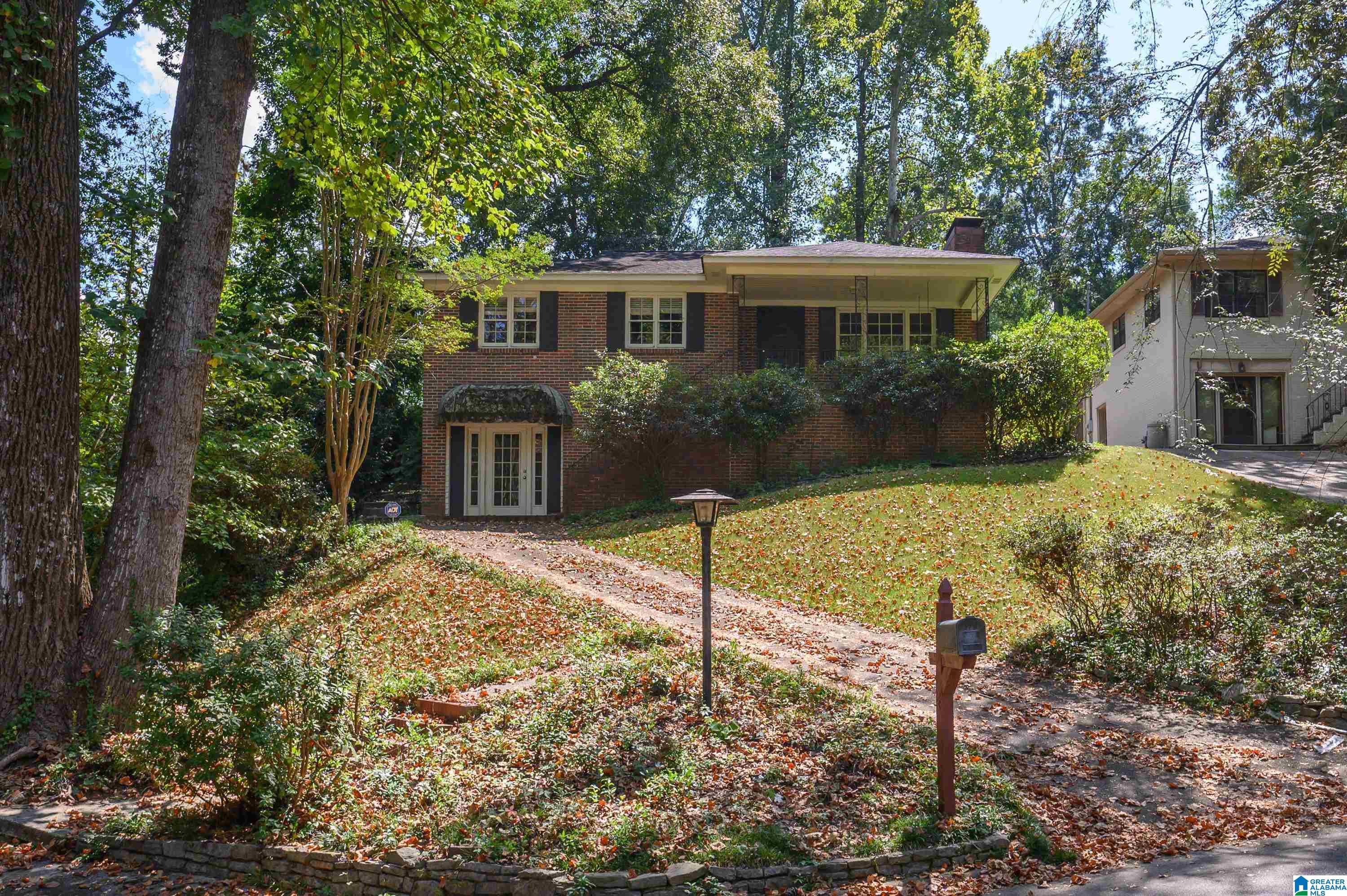 Photo 2 of Single family home for sale at 429 Windsor Dr, Birmingham, AL 35209 | MLS# 21464885 | Listing updated on 2026-09-15