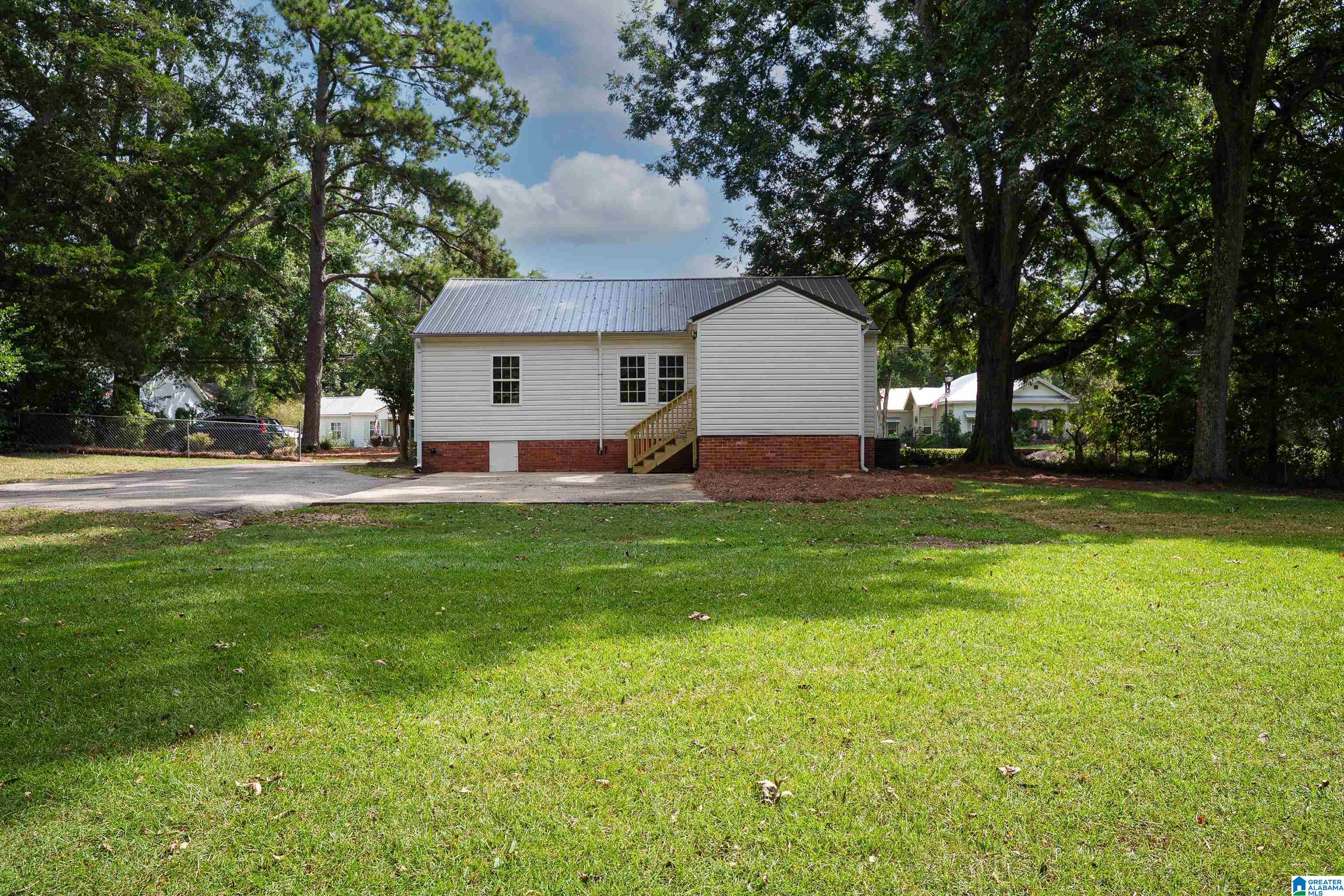 Photo 2 of Sale Pending at 314 N Main St, Columbiana, AL 35051 | MLS# 21464896 | Listing updated on 2026-09-15