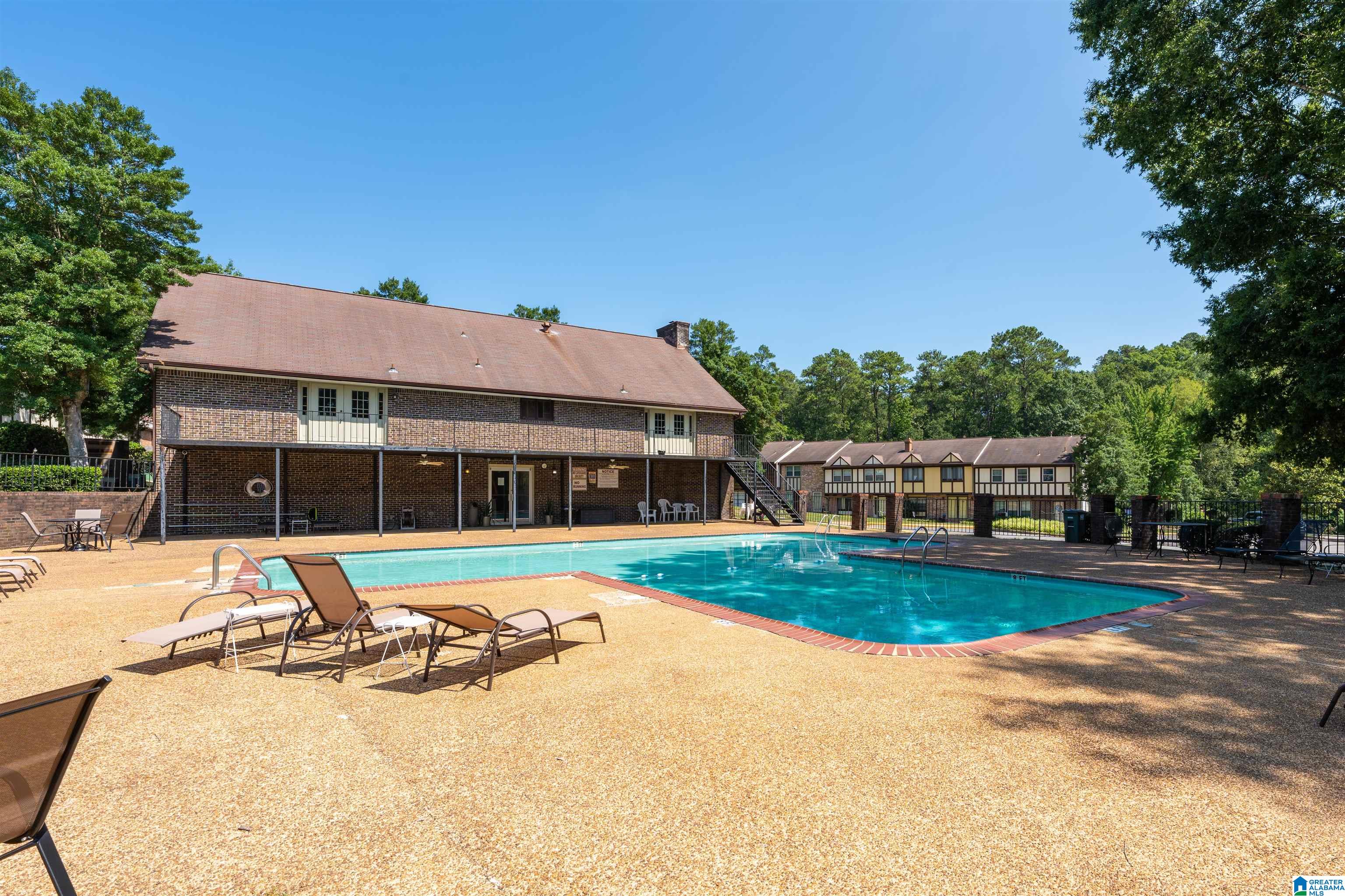 Townhouse for sale at 3663 Hvn View Cir, HOOVER, AL 35216 | MLS# 21464907