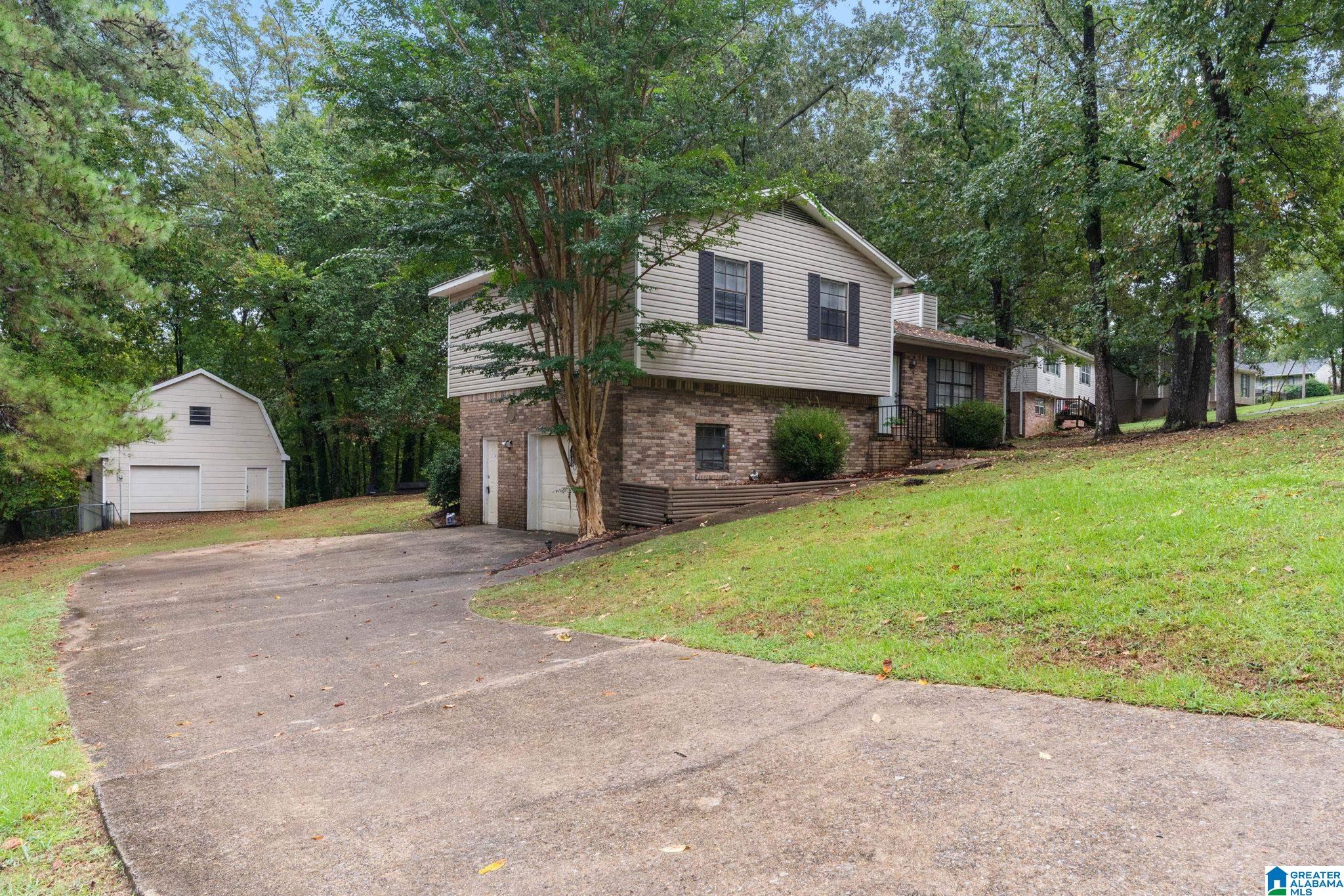 Photo 3 of Single family home for sale at 1152 Oak Crk Trl NE, Birmingham, AL 35215 | MLS# 21464912 | Listing updated on 2026-09-19