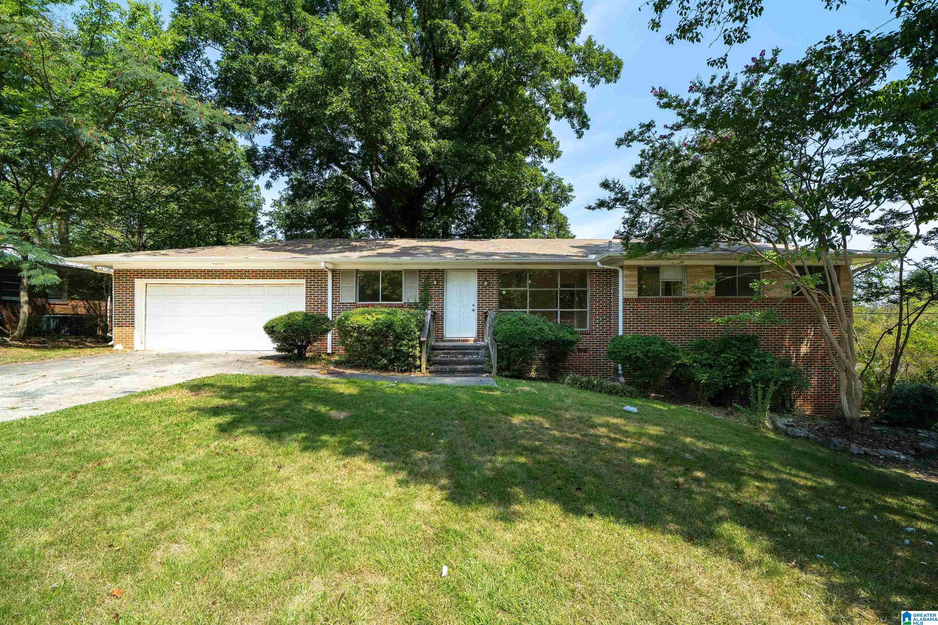 Photo 1 of Single family home for sale at 957 Hickory Cir, Birmingham, AL 35215 | MLS# 21464919 | Listing updated on 2026-09-15